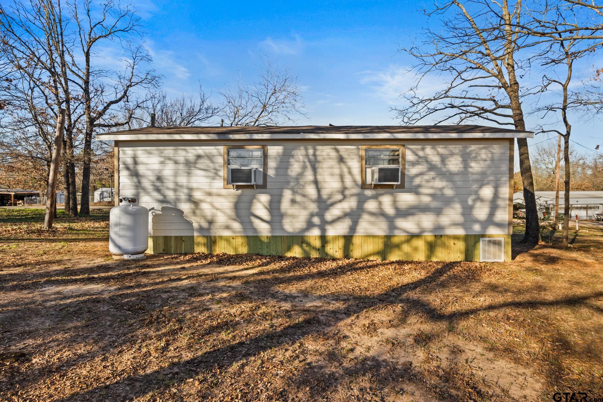 808 County Road 2121