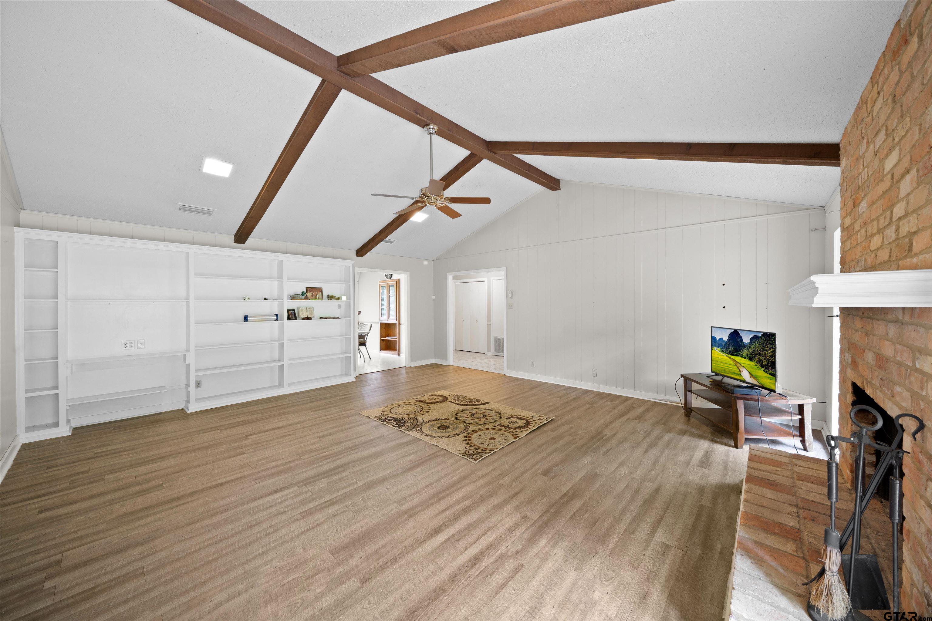 20973 Bay Shore