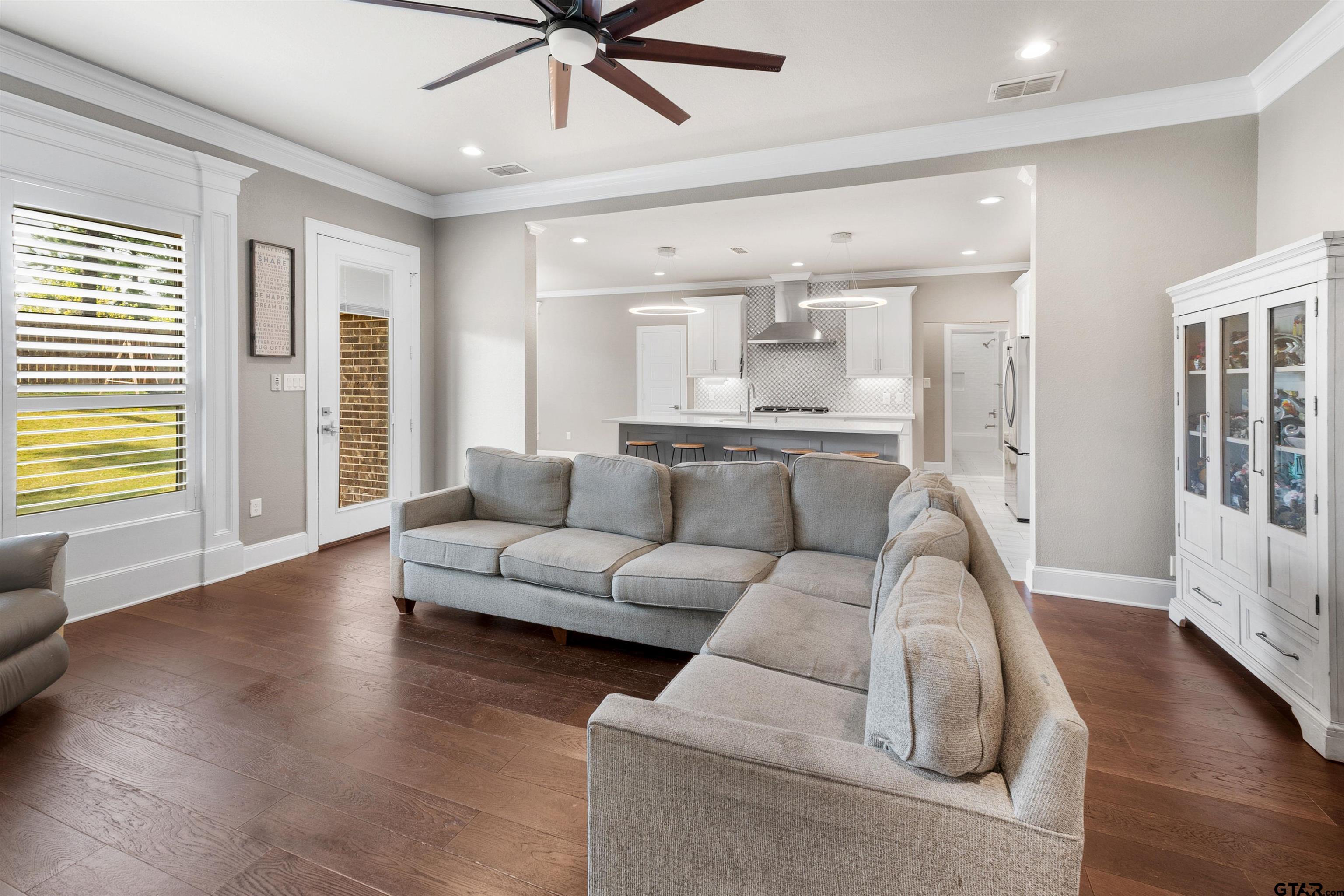 3516 Cabot Ln