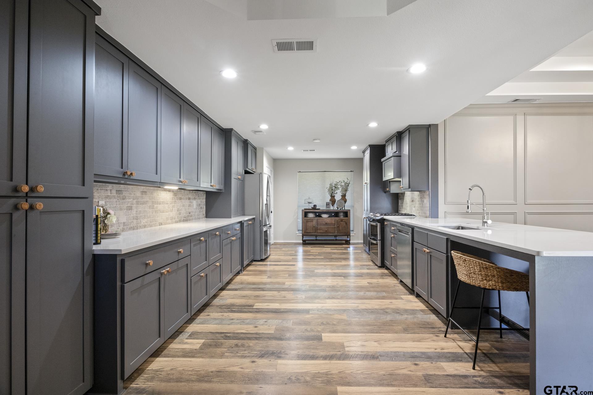 Mt Pleasant, Texas 75455, United States, 4 Bedrooms Bedrooms, ,3 BathroomsBathrooms,Residential,Active,61241