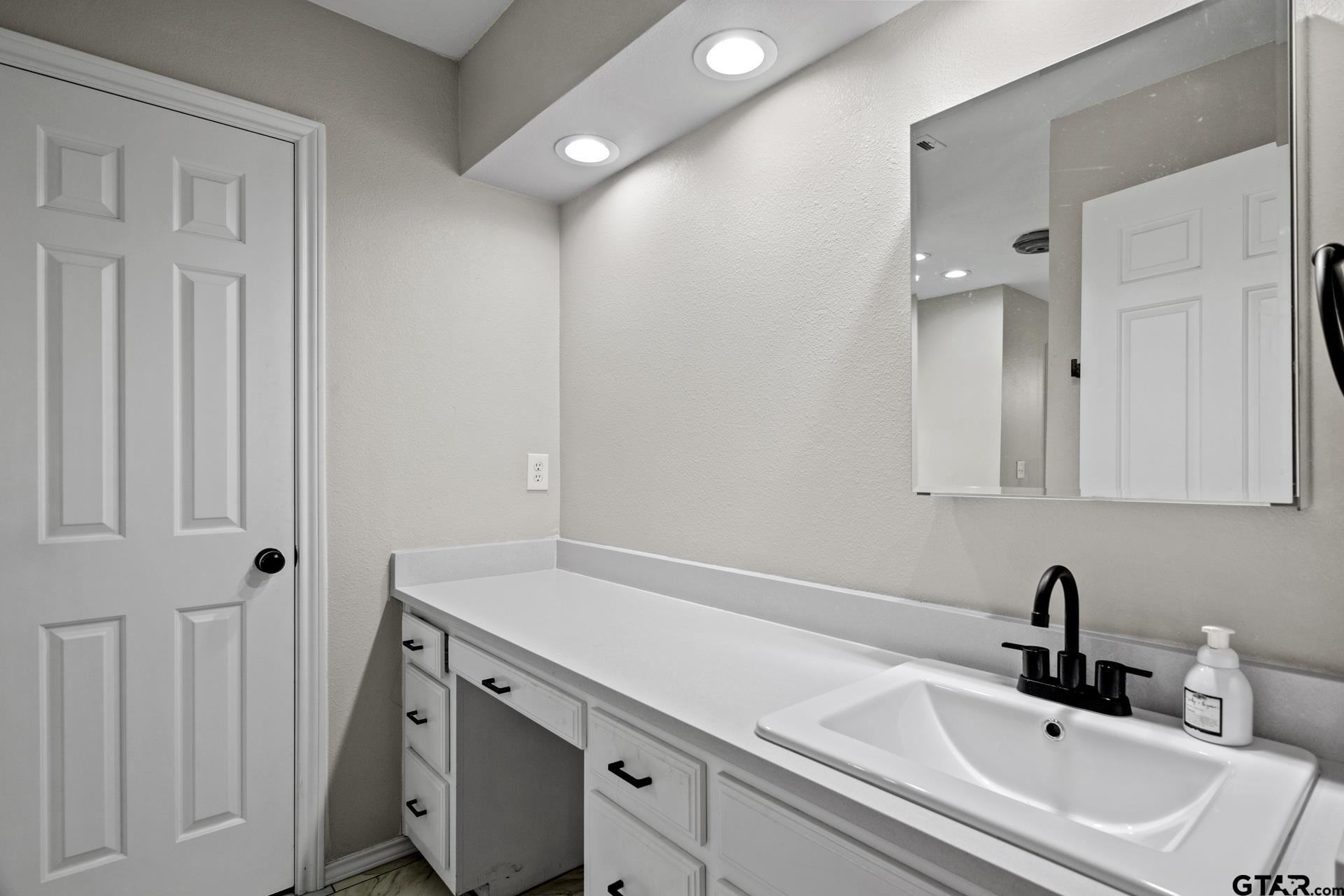 Mt Pleasant, Texas 75455, United States, 4 Bedrooms Bedrooms, ,3 BathroomsBathrooms,Residential,Active,61241