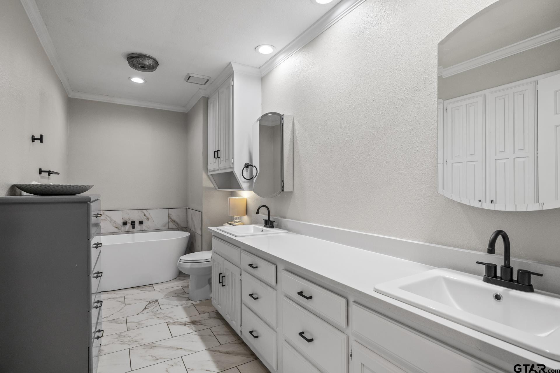 Mt Pleasant, Texas 75455, United States, 4 Bedrooms Bedrooms, ,3 BathroomsBathrooms,Residential,Active,61241