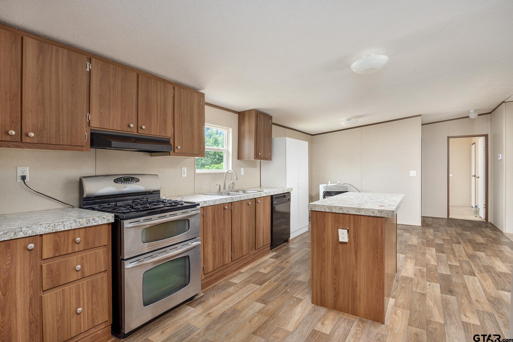 Troup, Texas 75789, United States, 3 Bedrooms Bedrooms, ,2 BathroomsBathrooms,Residential,Pending,182268