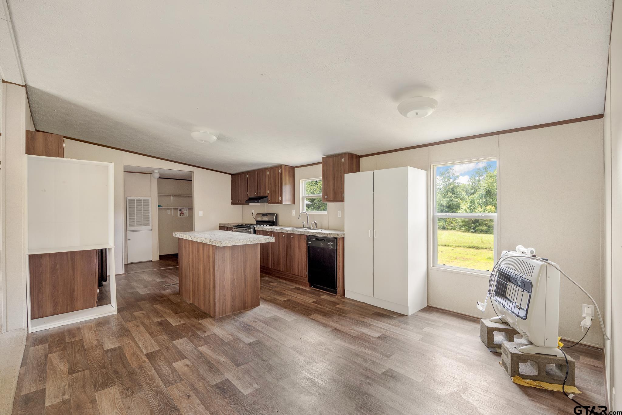 Troup, Texas 75789, United States, 3 Bedrooms Bedrooms, ,2 BathroomsBathrooms,Residential,Pending,182268