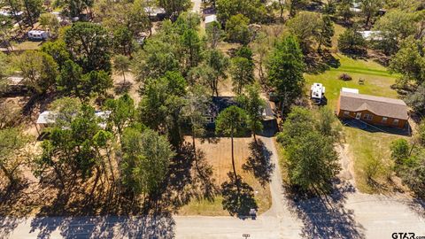 A home in Lindale