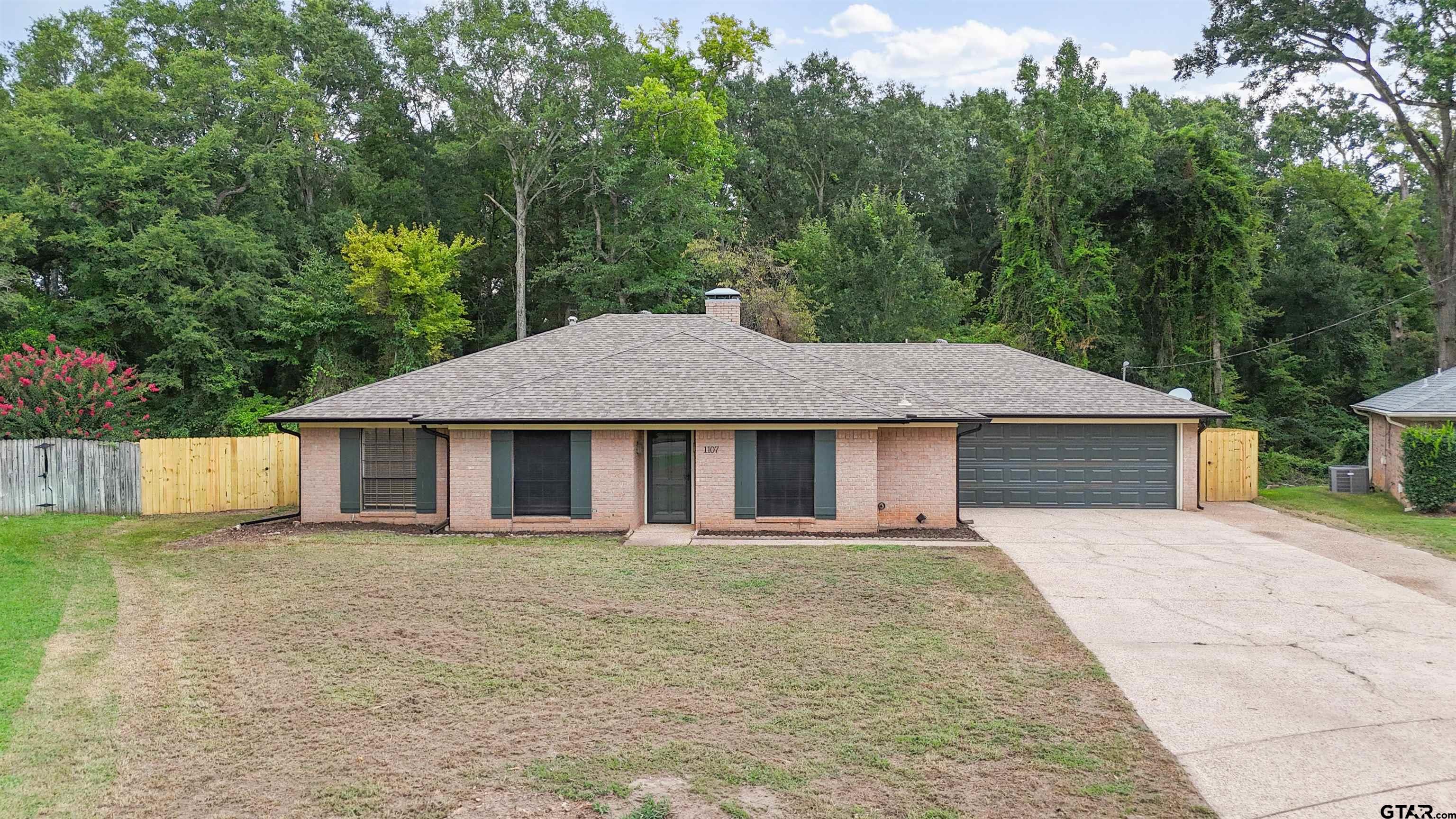 1107 Larkspur Ln.