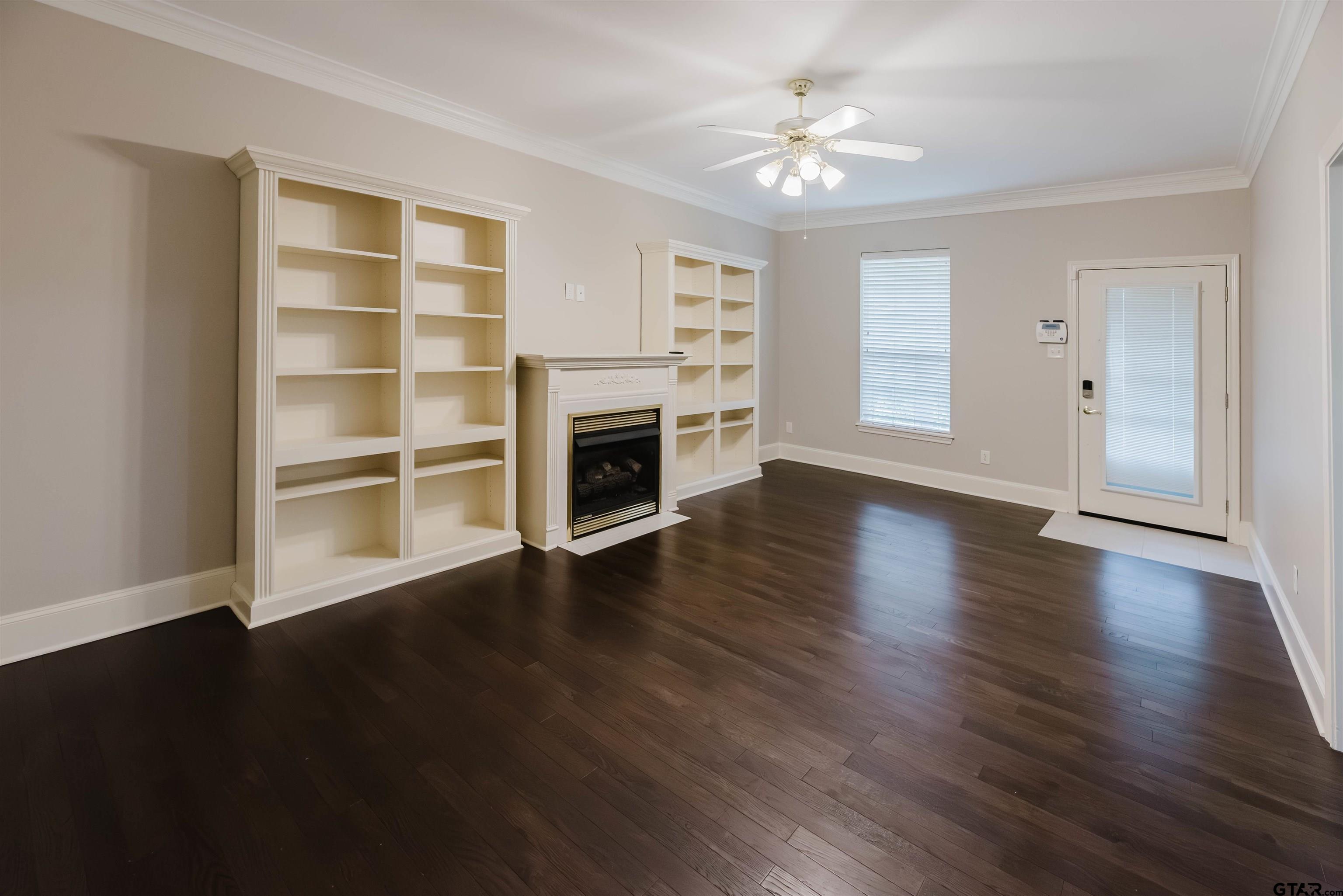 1928 Hollylake Cir