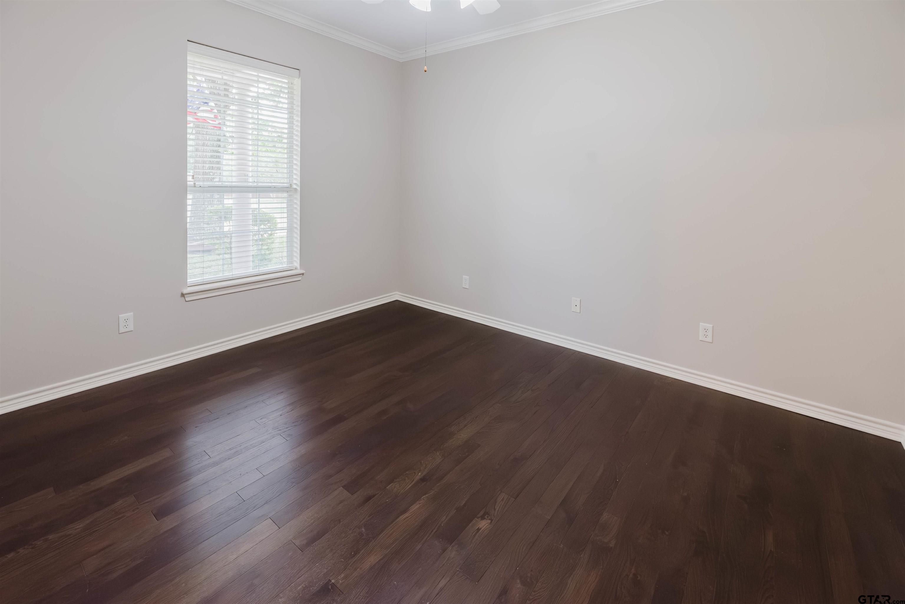 1928 Hollylake Cir