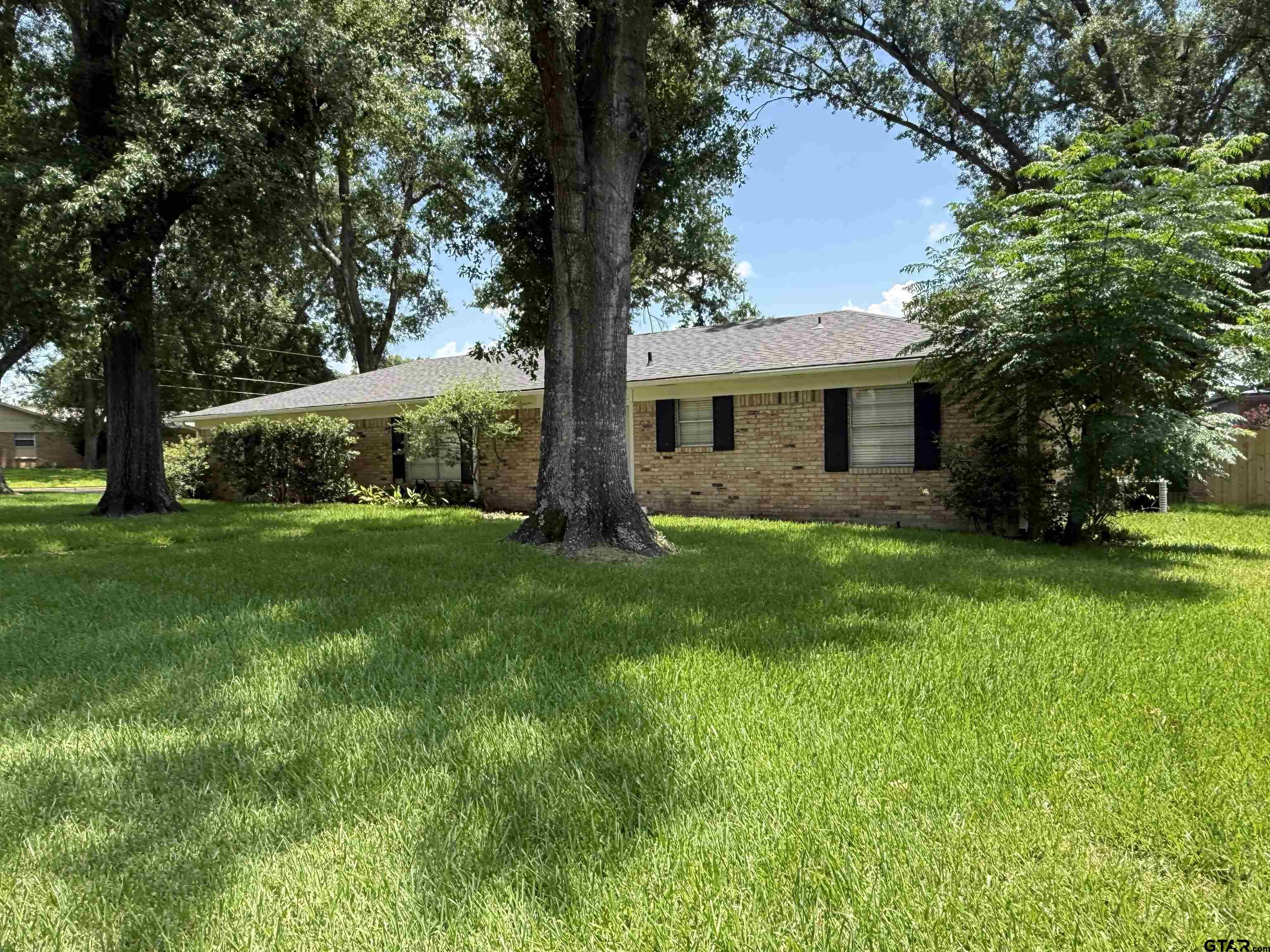 1302 Woodland Hills Dr.