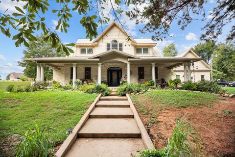 A home in Crockett