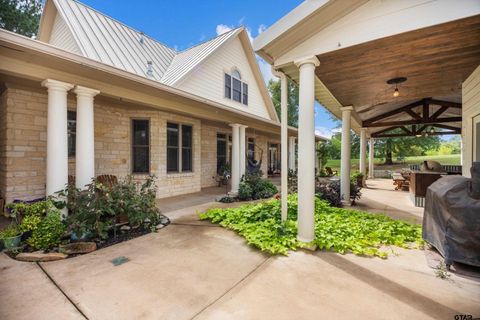 A home in Crockett