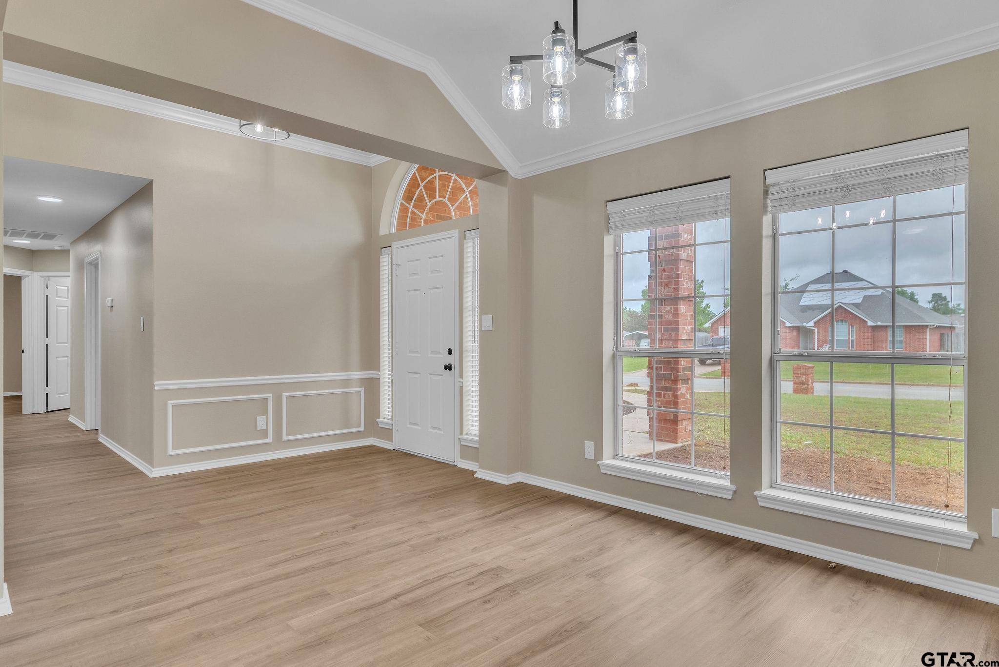 818 Greenwood Circle