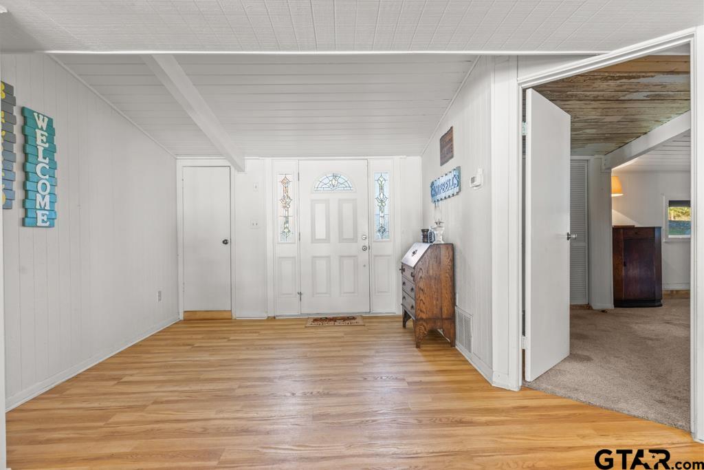 526 Shadywood Lane