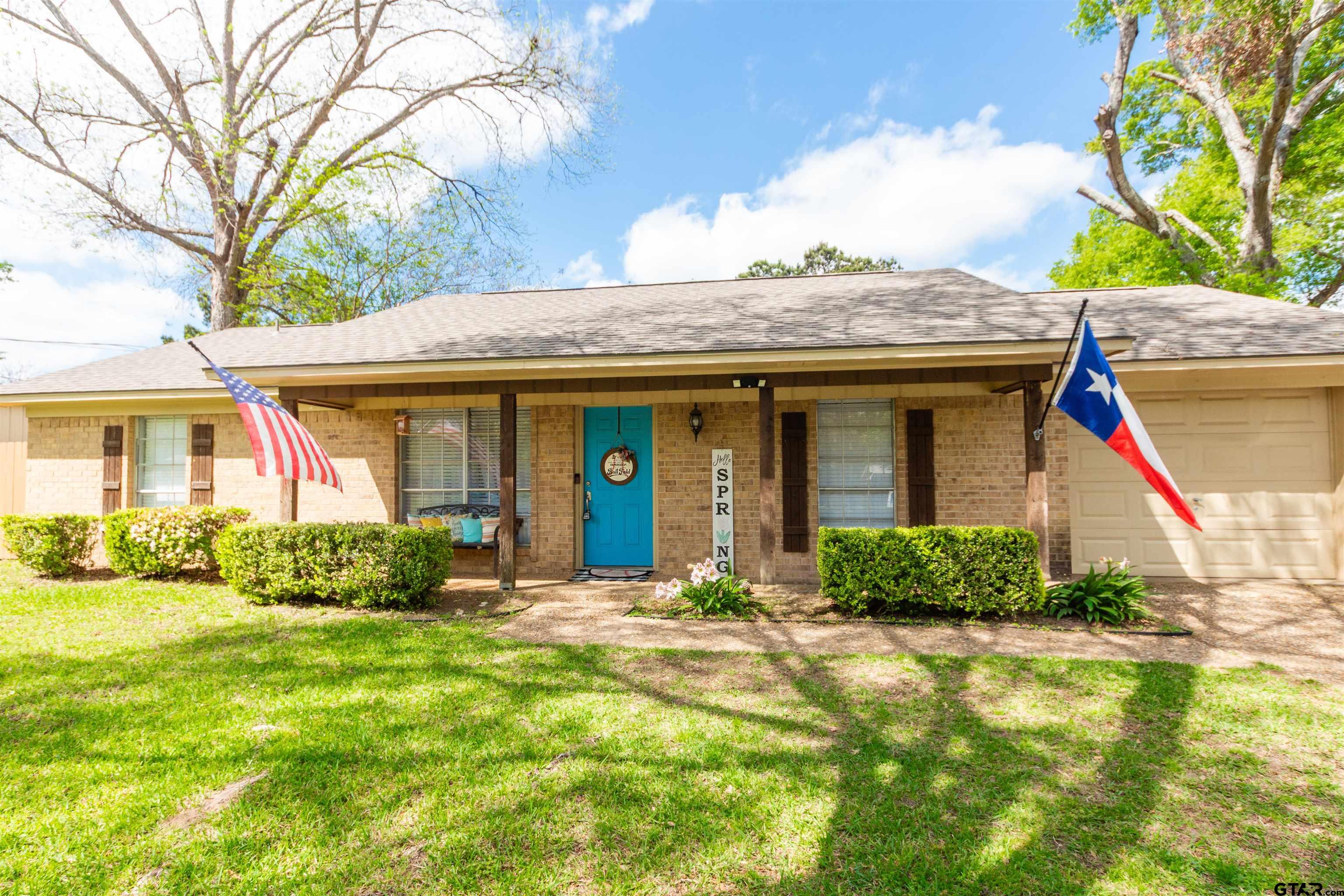 305 Lakeview St