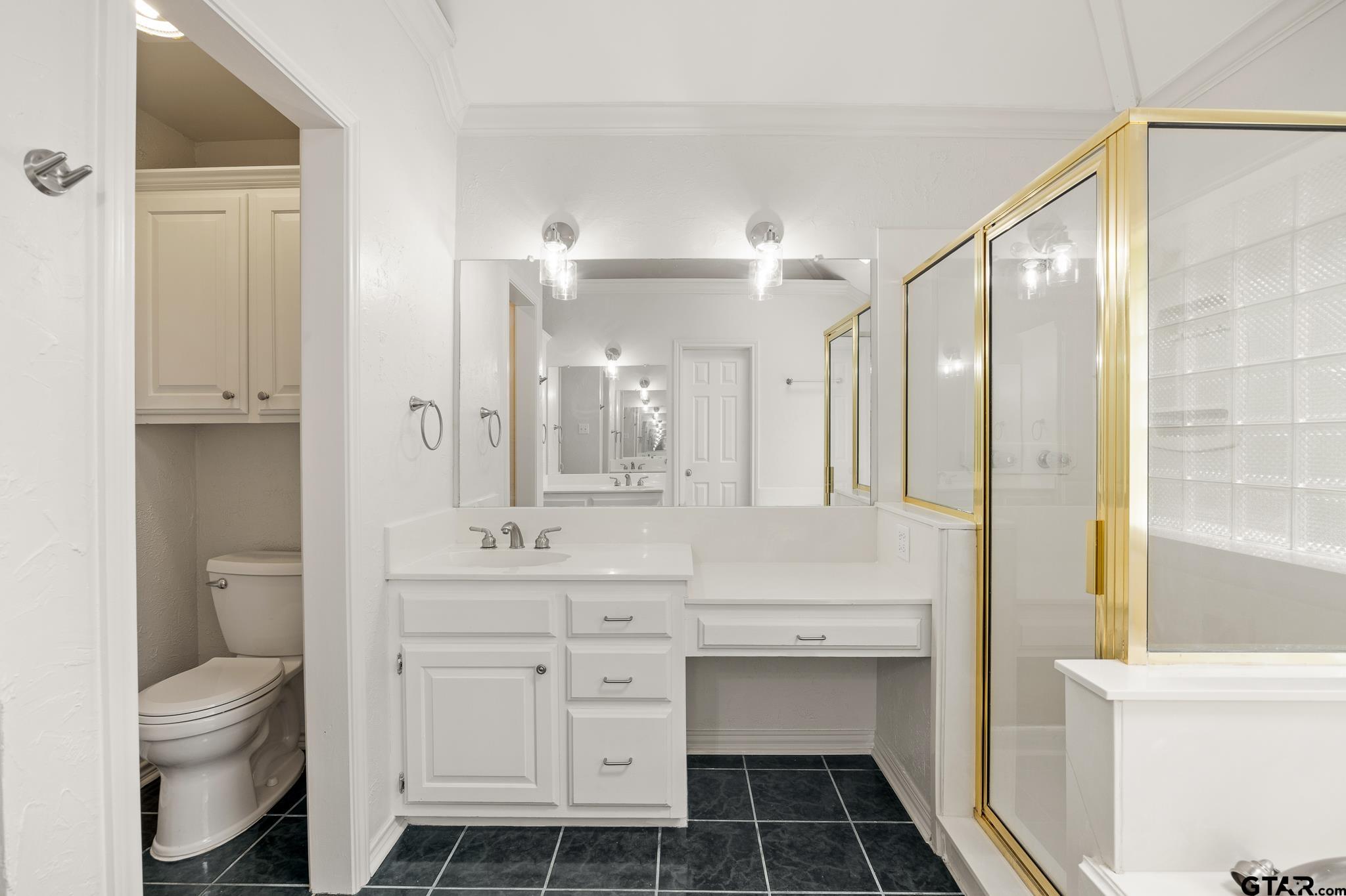 Tyler, Texas 75703, United States, 3 Bedrooms Bedrooms, ,2 BathroomsBathrooms,Residential,Pending,55691