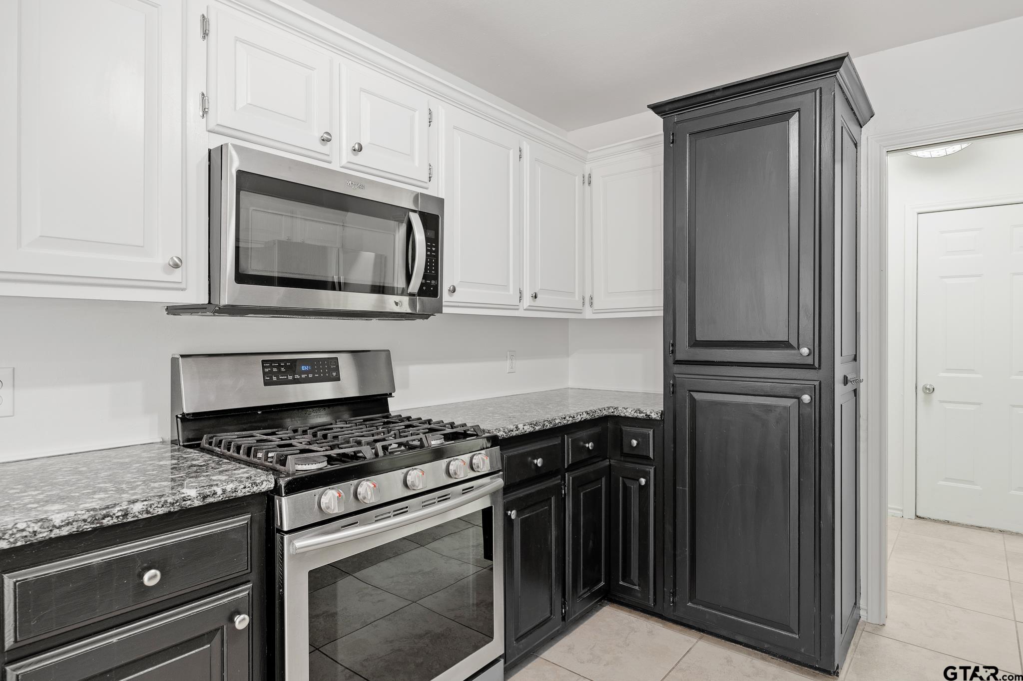 Tyler, Texas 75703, United States, 3 Bedrooms Bedrooms, ,2 BathroomsBathrooms,Residential,Pending,55691