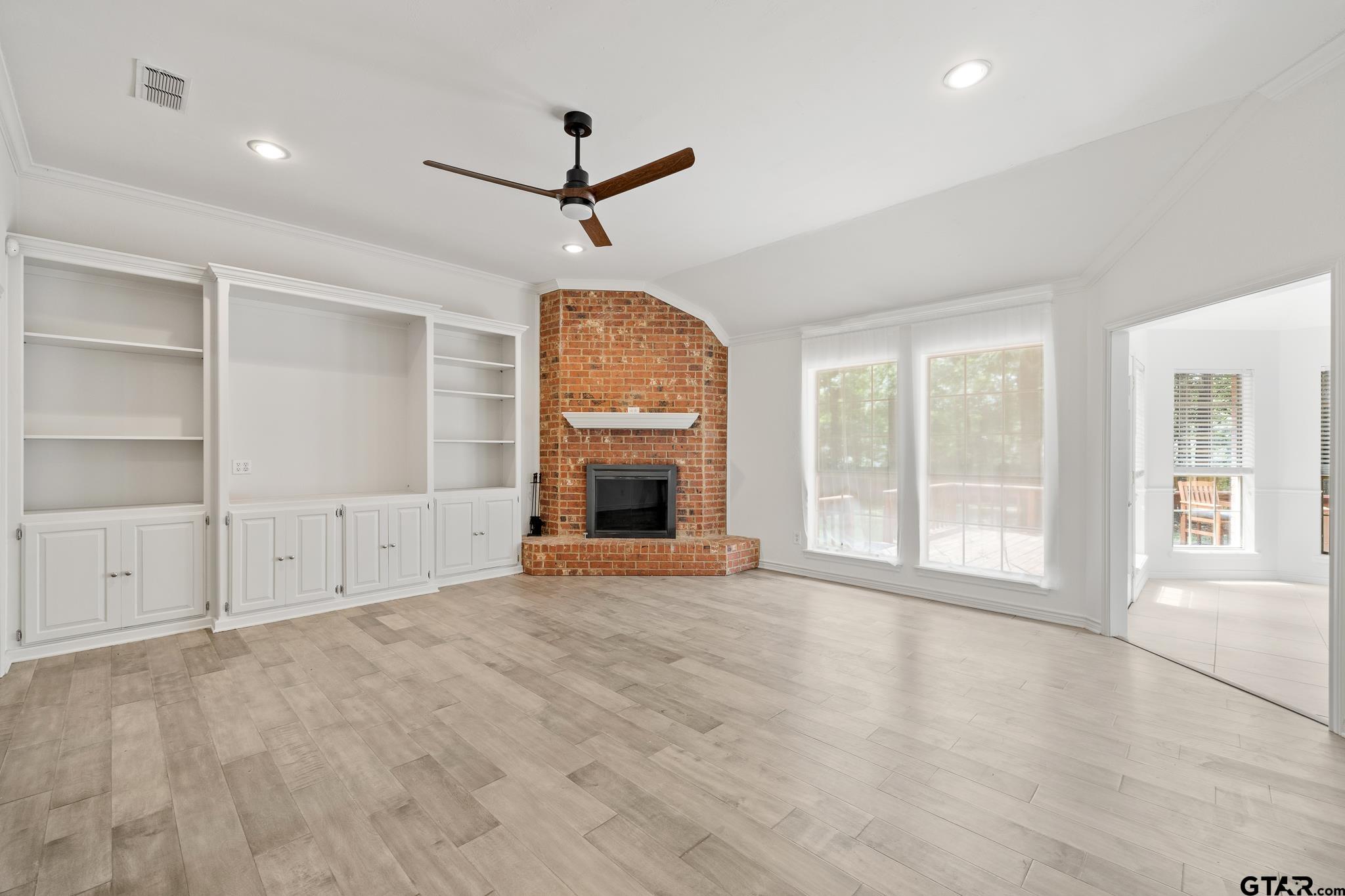 Tyler, Texas 75703, United States, 3 Bedrooms Bedrooms, ,2 BathroomsBathrooms,Residential,Pending,55691