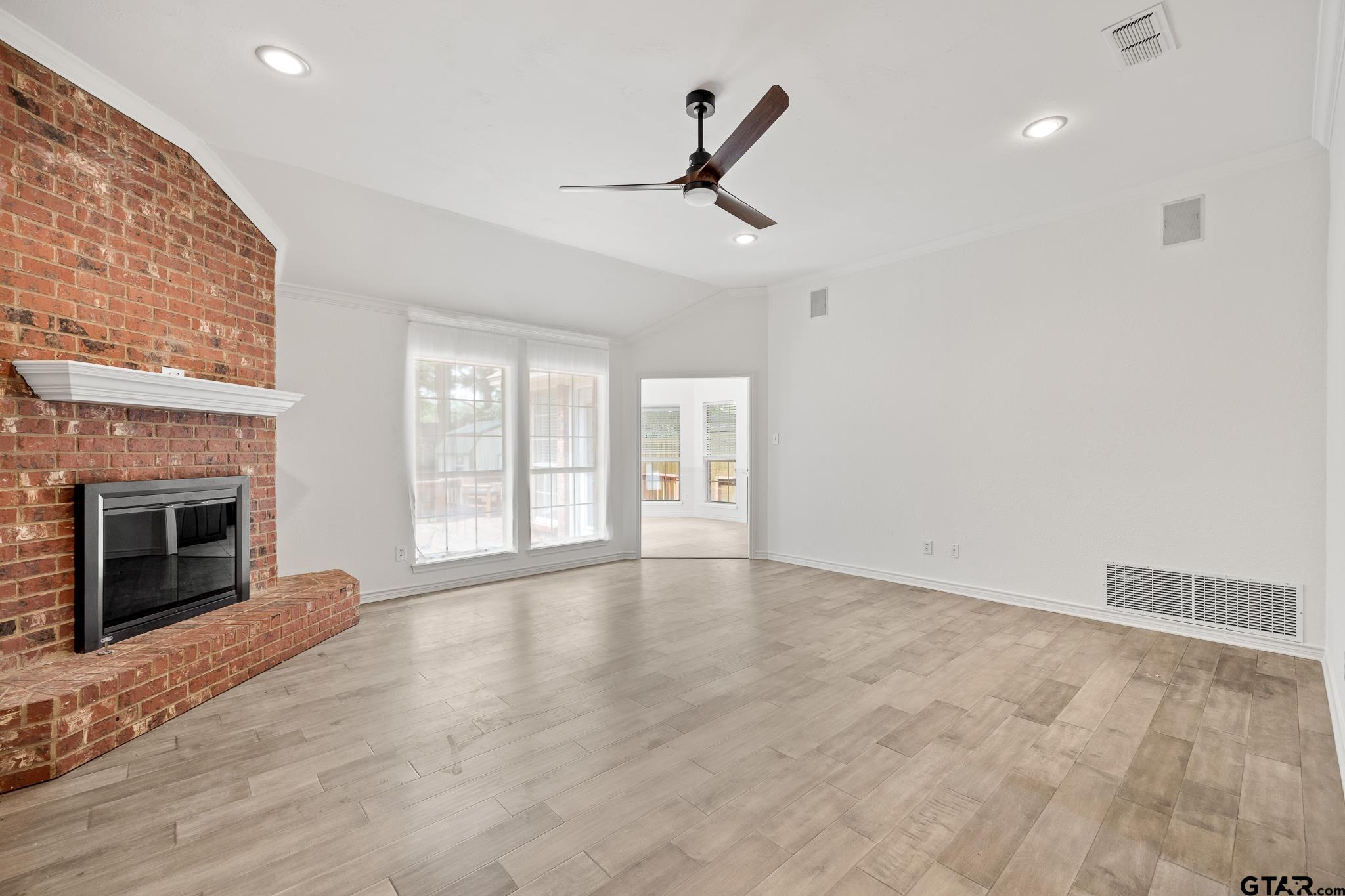 Tyler, Texas 75703, United States, 3 Bedrooms Bedrooms, ,2 BathroomsBathrooms,Residential,Pending,55691