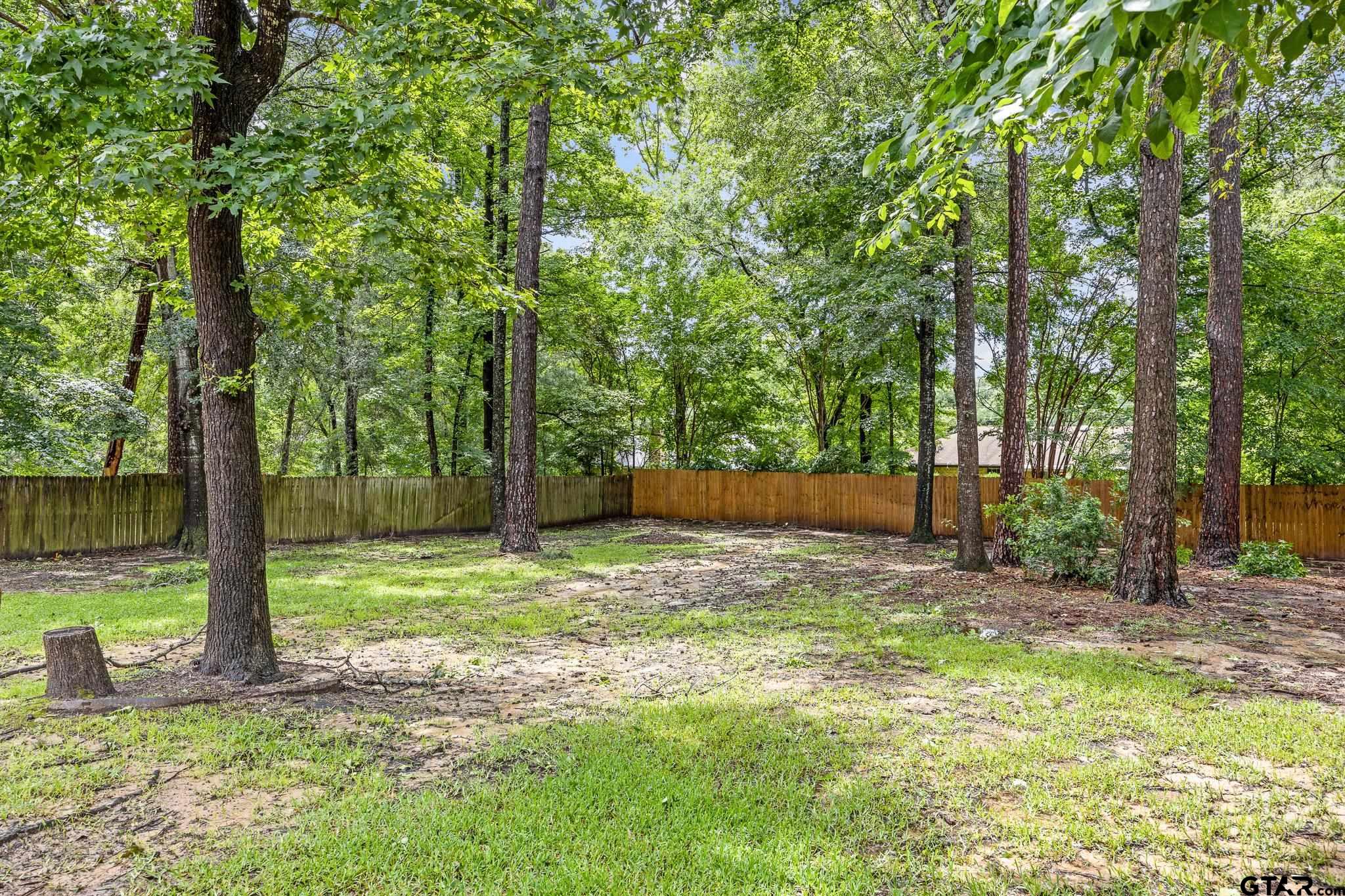 Tyler, Texas 75703, United States, 3 Bedrooms Bedrooms, ,2 BathroomsBathrooms,Residential,Pending,55691