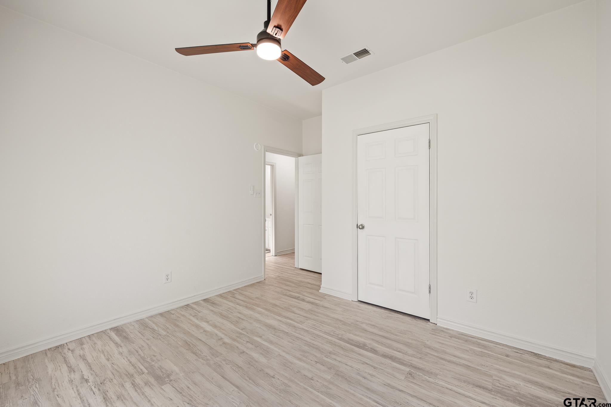 Tyler, Texas 75703, United States, 3 Bedrooms Bedrooms, ,2 BathroomsBathrooms,Residential,Pending,55691