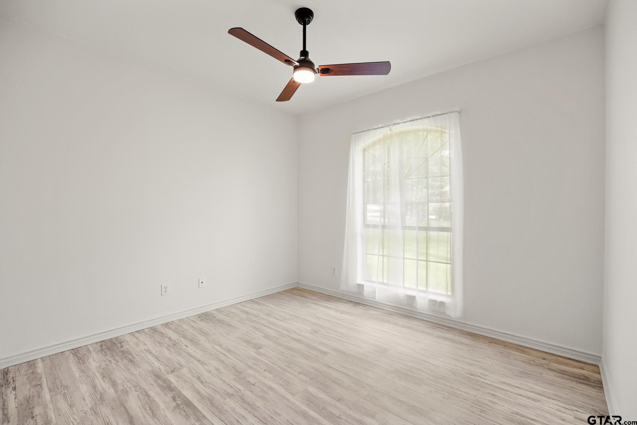 Tyler, Texas 75703, United States, 3 Bedrooms Bedrooms, ,2 BathroomsBathrooms,Residential,Pending,55691