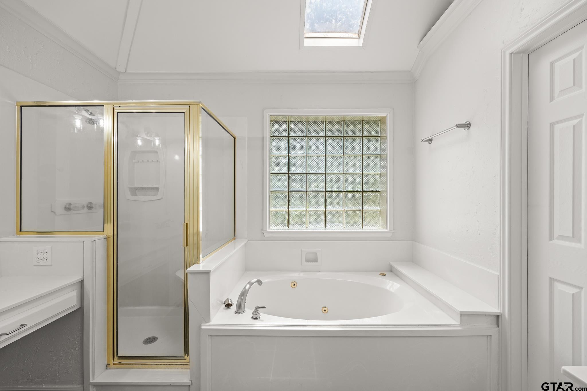 Tyler, Texas 75703, United States, 3 Bedrooms Bedrooms, ,2 BathroomsBathrooms,Residential,Pending,55691