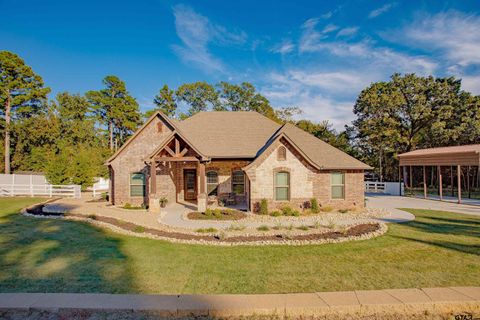 A home in Lindale