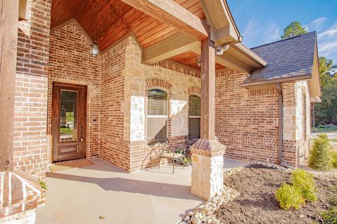 A home in Lindale