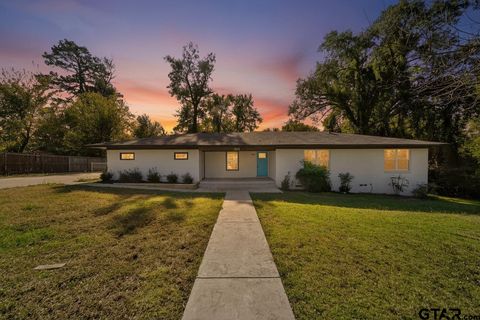 203 W Jordan Grand Saline TX 75140