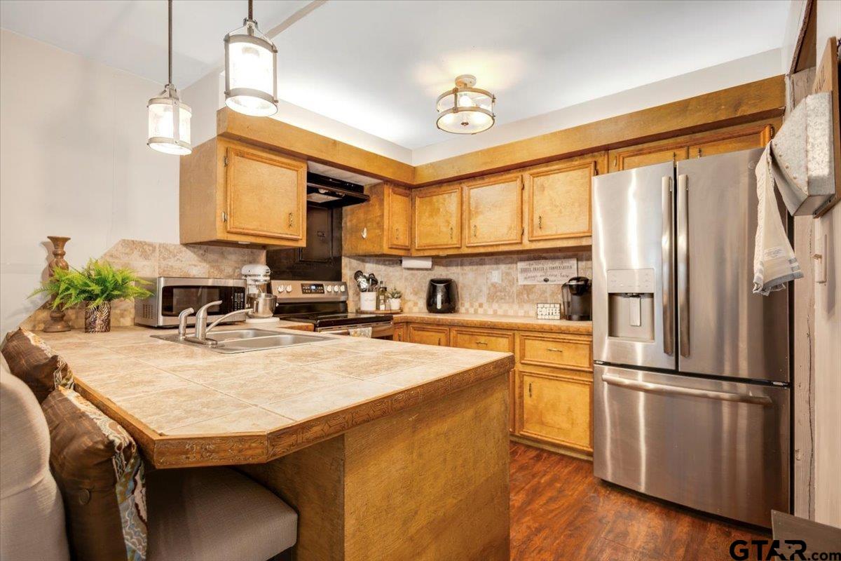 20741 Meadowbrook Drive