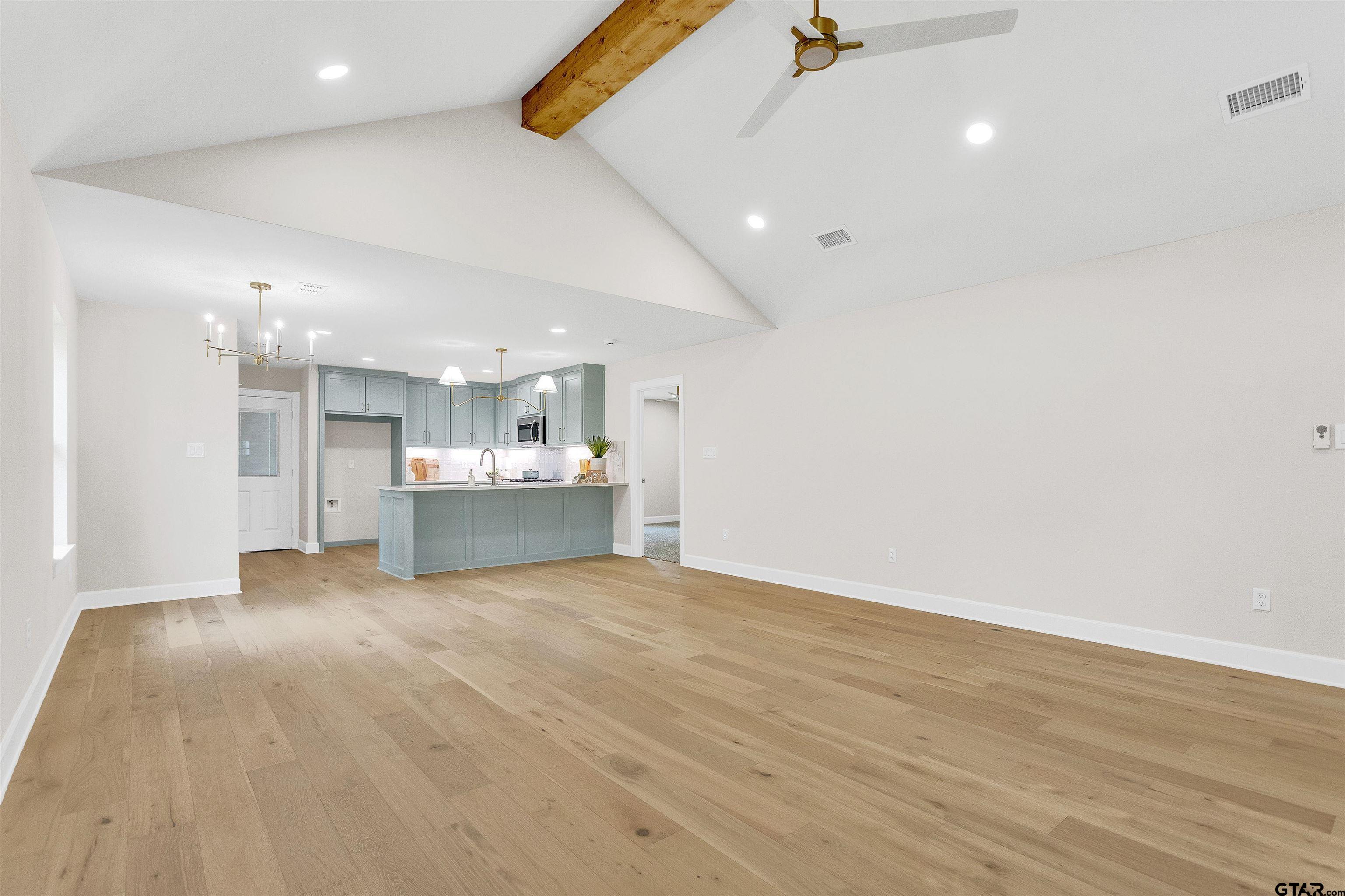 113 W Magnolia