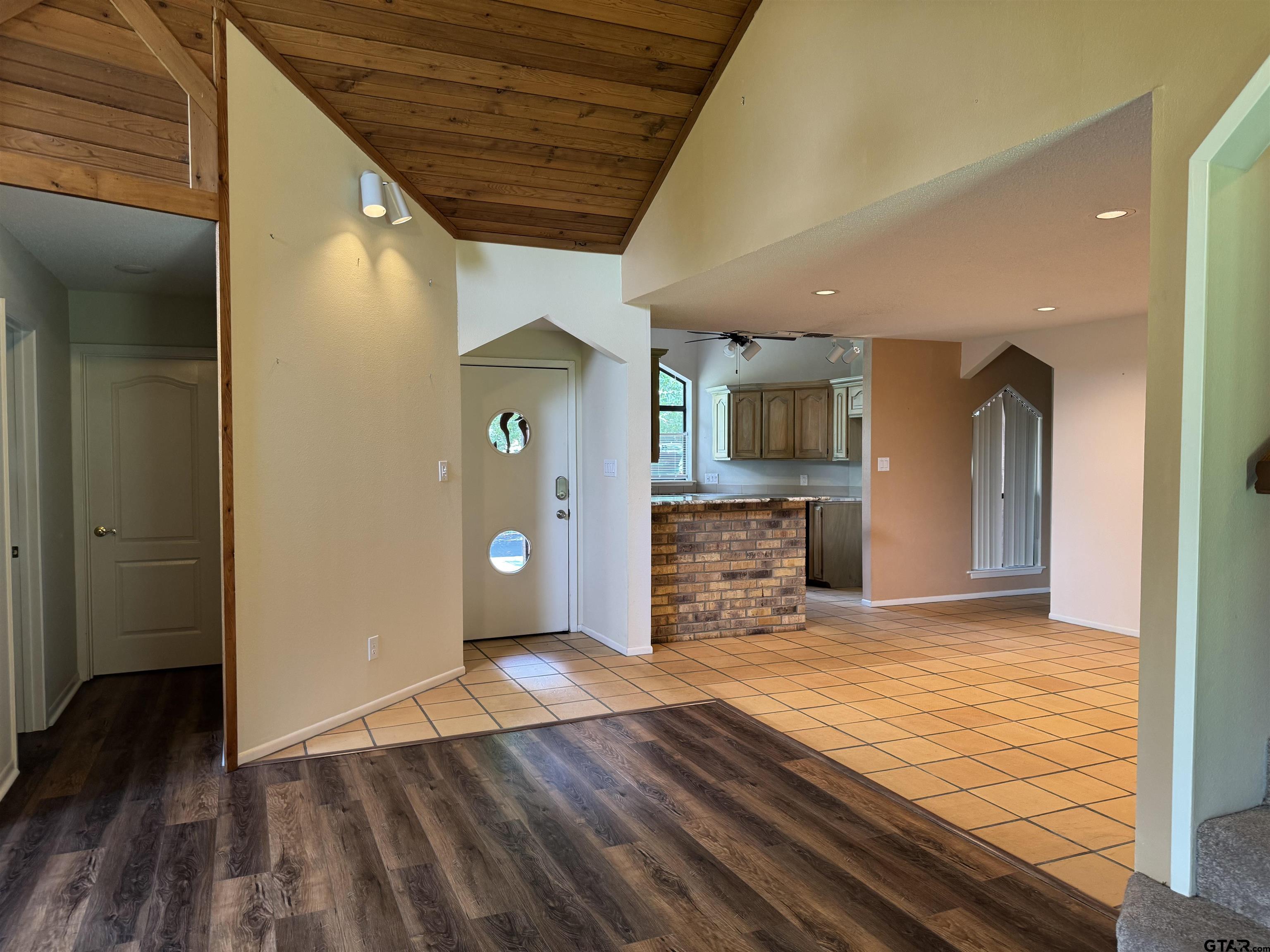 496 Greenbriar Trail