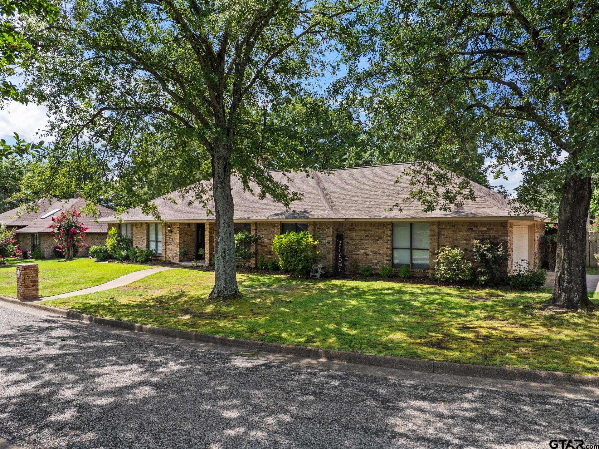1801 N Fairway