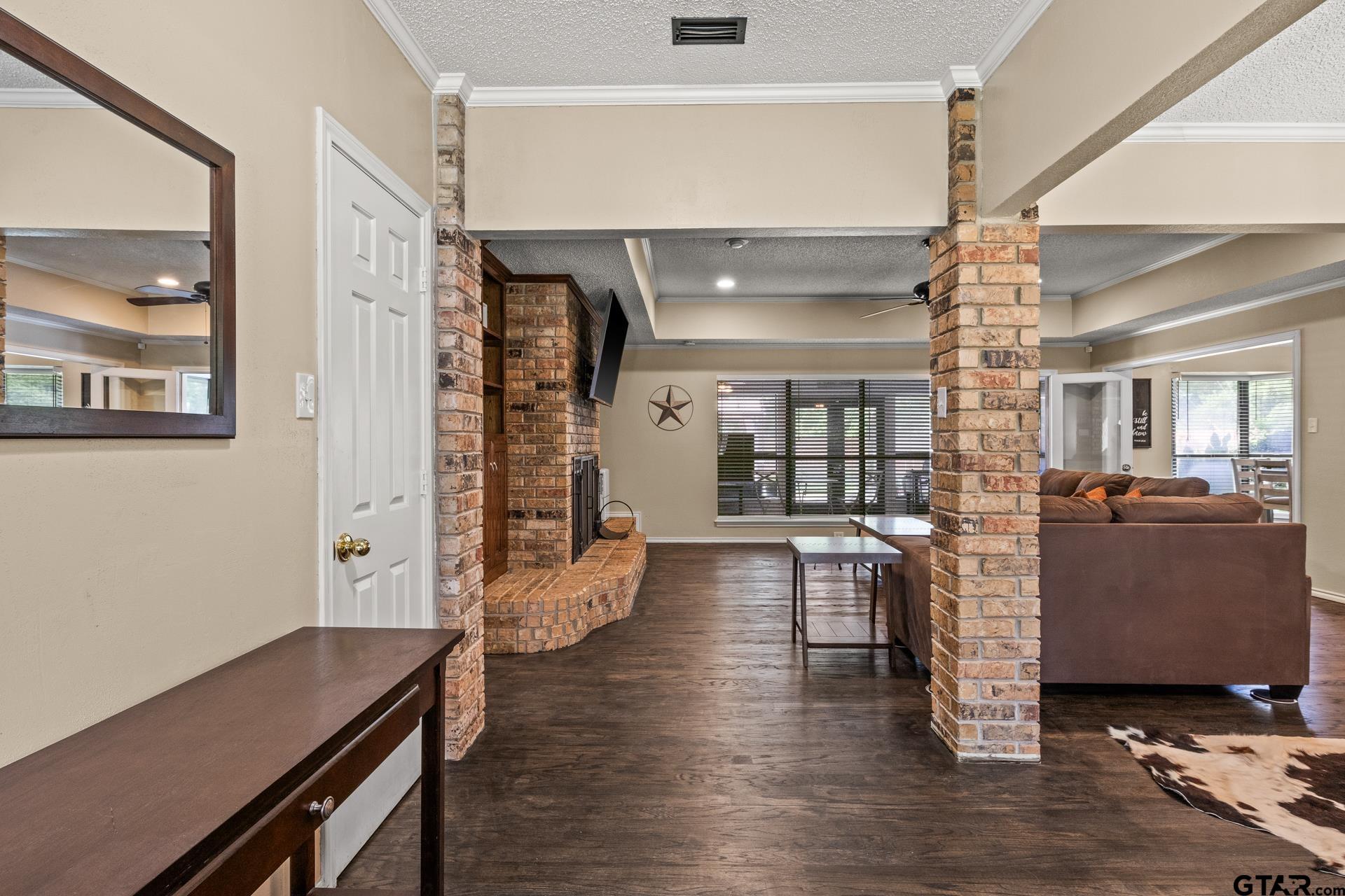 1801 N Fairway