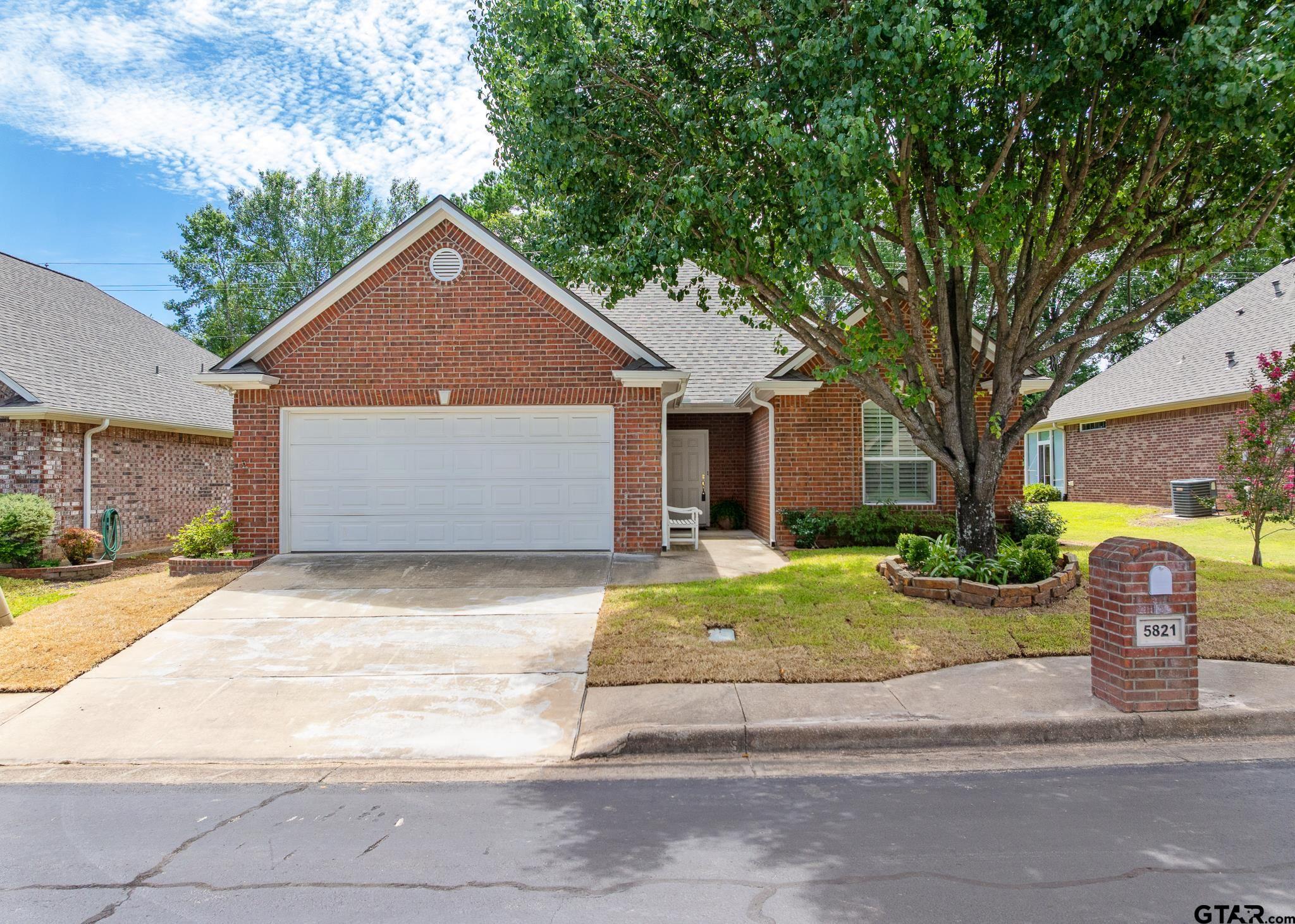 5821 Cross Creek Cir
