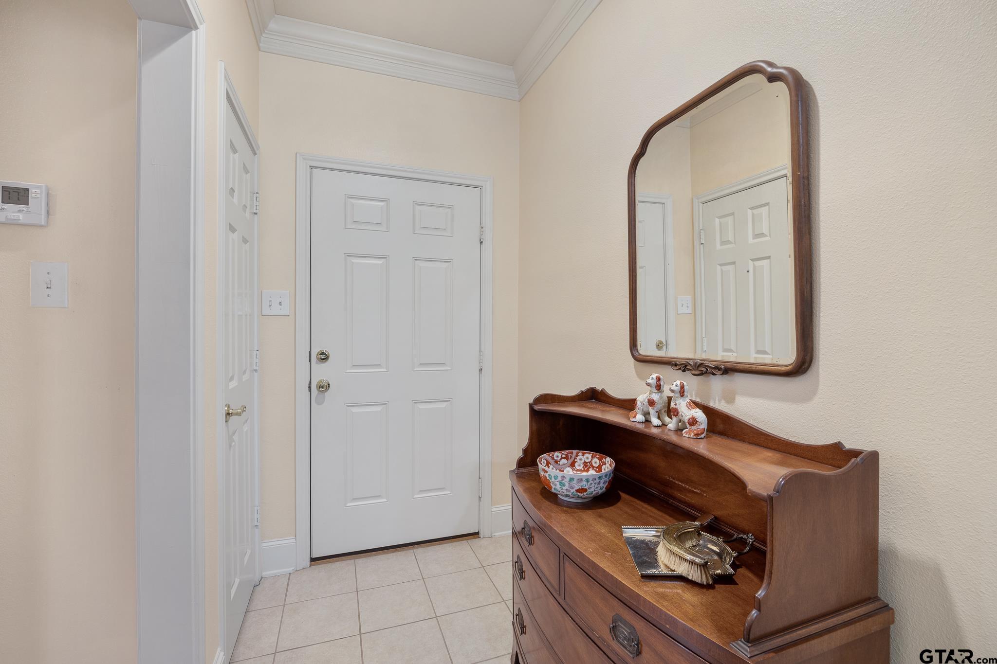5821 Cross Creek Cir