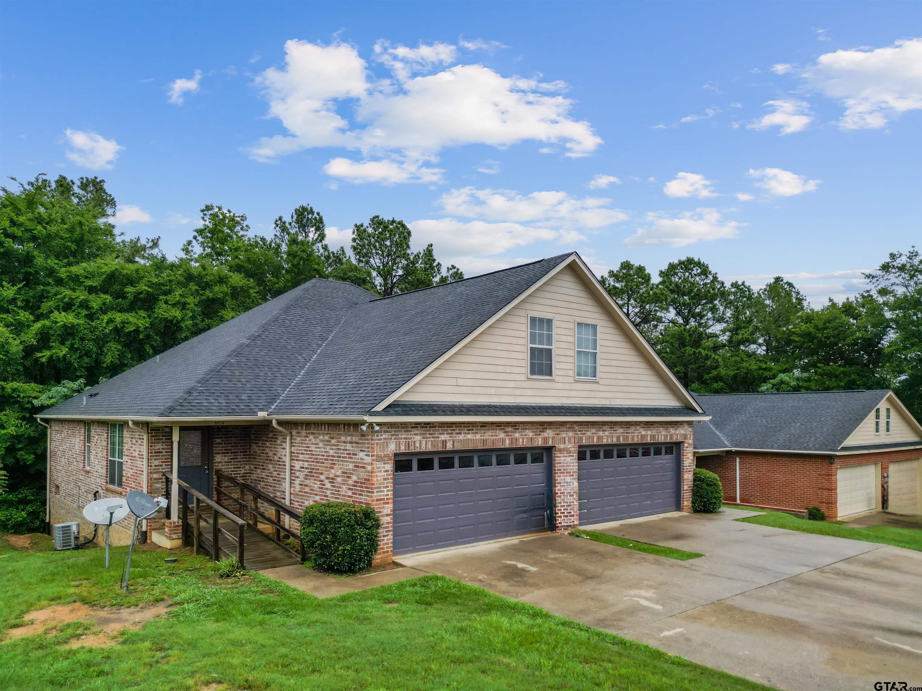 Tyler, Texas 75707, United States, 6 Bedrooms Bedrooms, ,4 BathroomsBathrooms,Residential,Pending,57526