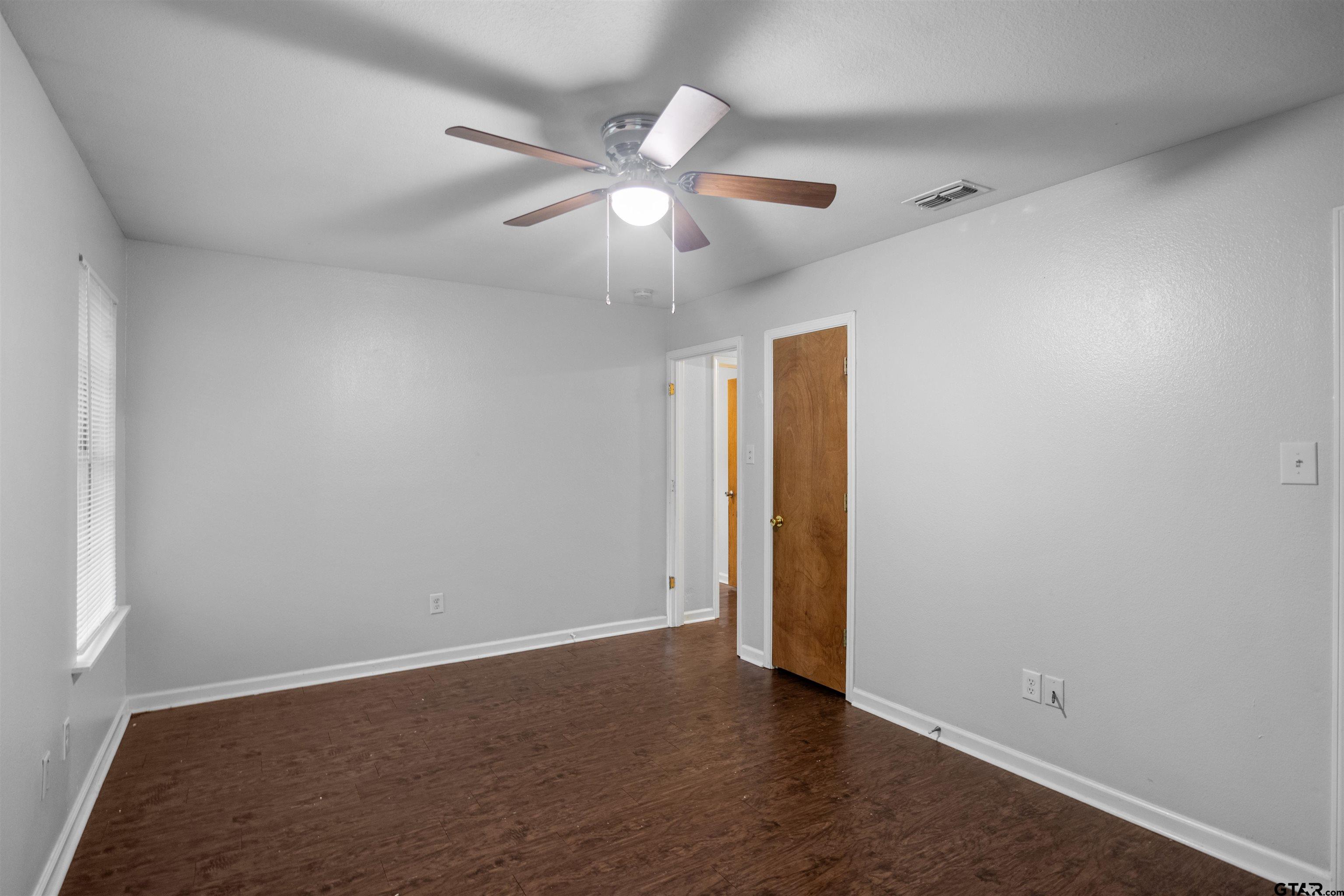 Tyler, Texas 75707, United States, 6 Bedrooms Bedrooms, ,4 BathroomsBathrooms,Residential,Pending,57526