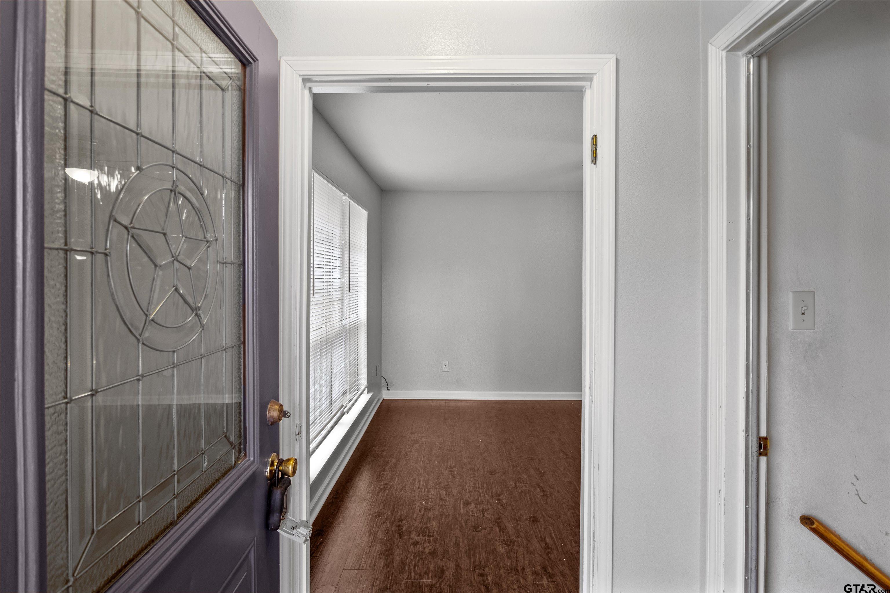 Tyler, Texas 75707, United States, 6 Bedrooms Bedrooms, ,4 BathroomsBathrooms,Residential,Pending,57526