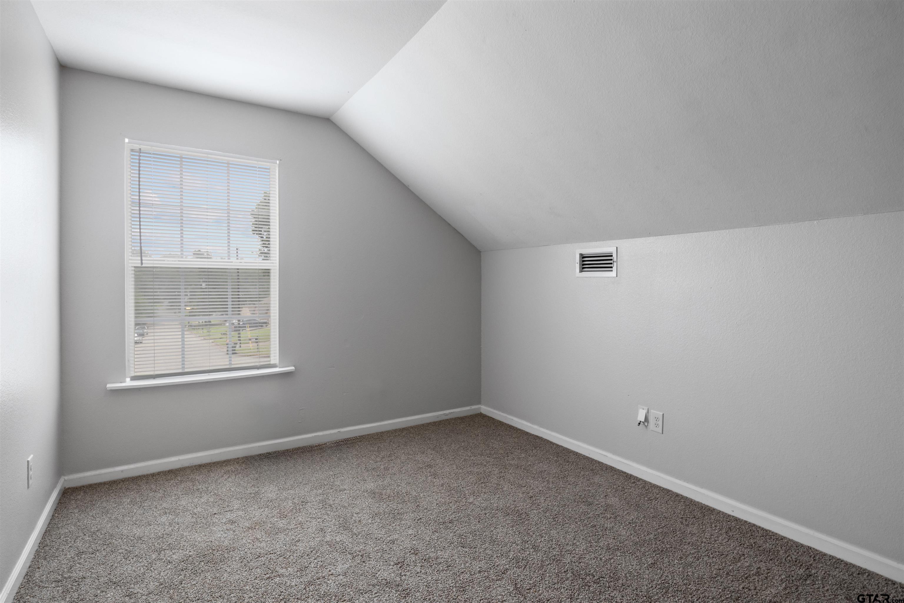 Tyler, Texas 75707, United States, 6 Bedrooms Bedrooms, ,4 BathroomsBathrooms,Residential,Pending,57526