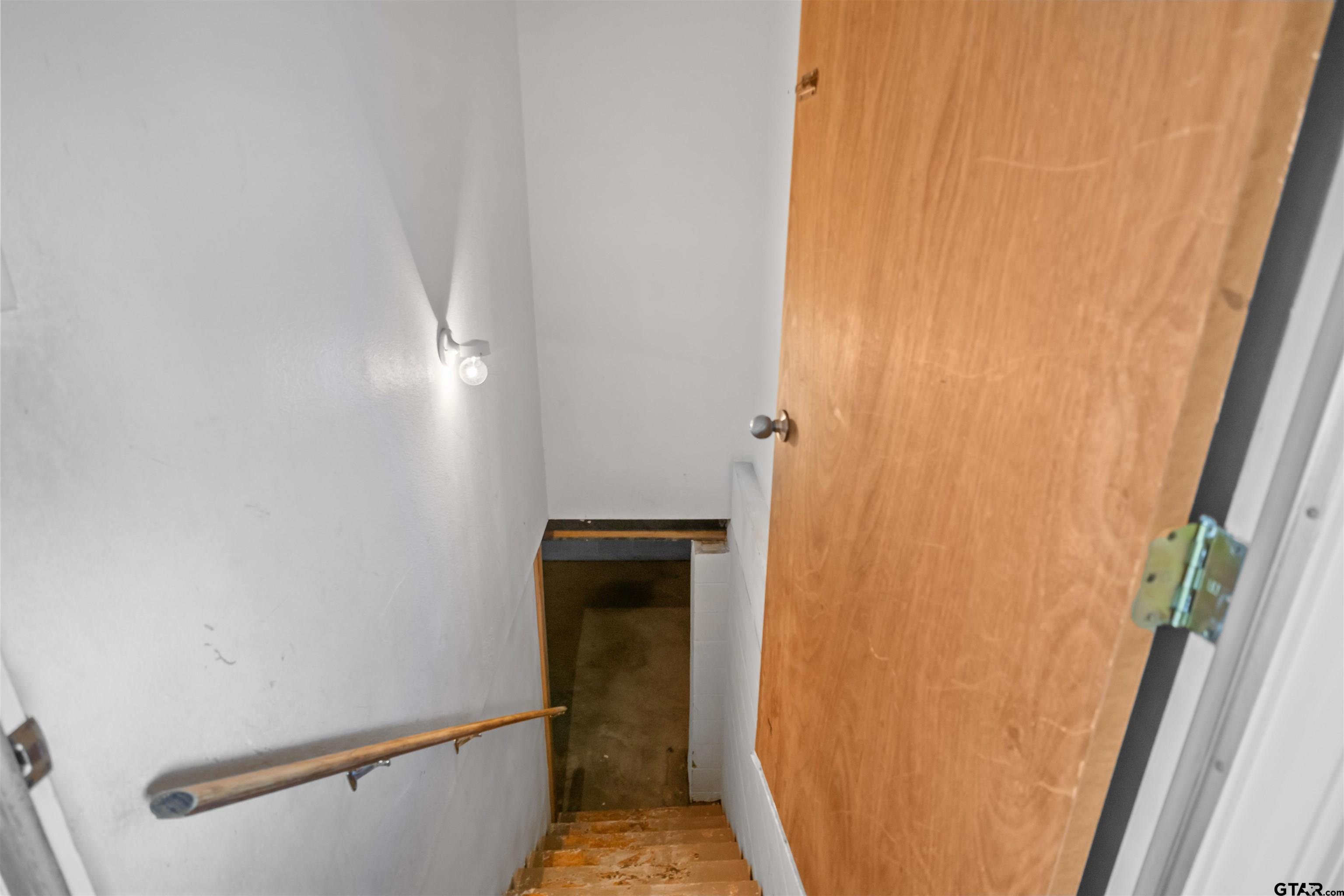 Tyler, Texas 75707, United States, 6 Bedrooms Bedrooms, ,4 BathroomsBathrooms,Residential,Pending,57526