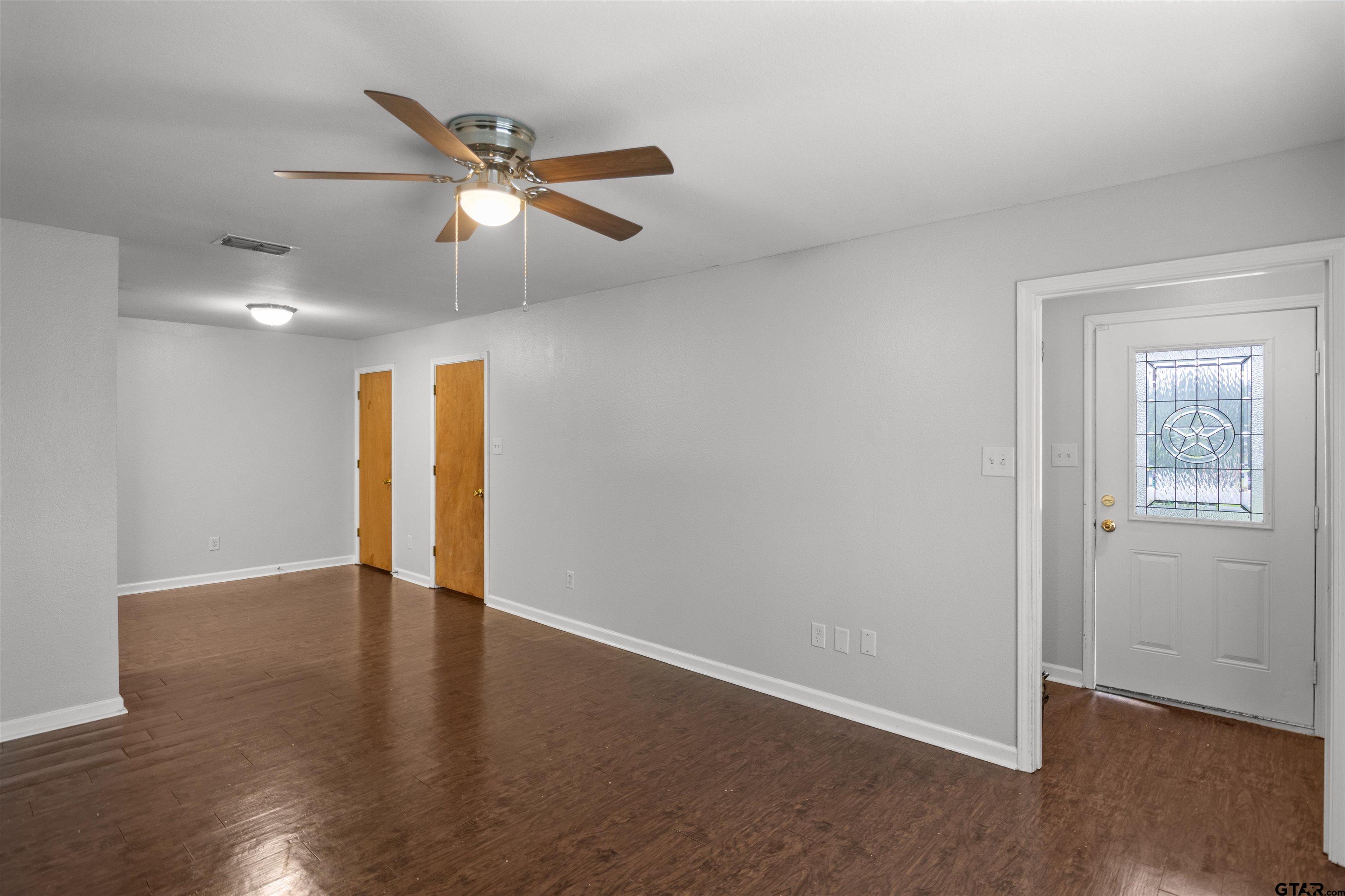 Tyler, Texas 75707, United States, 6 Bedrooms Bedrooms, ,4 BathroomsBathrooms,Residential,Pending,57526