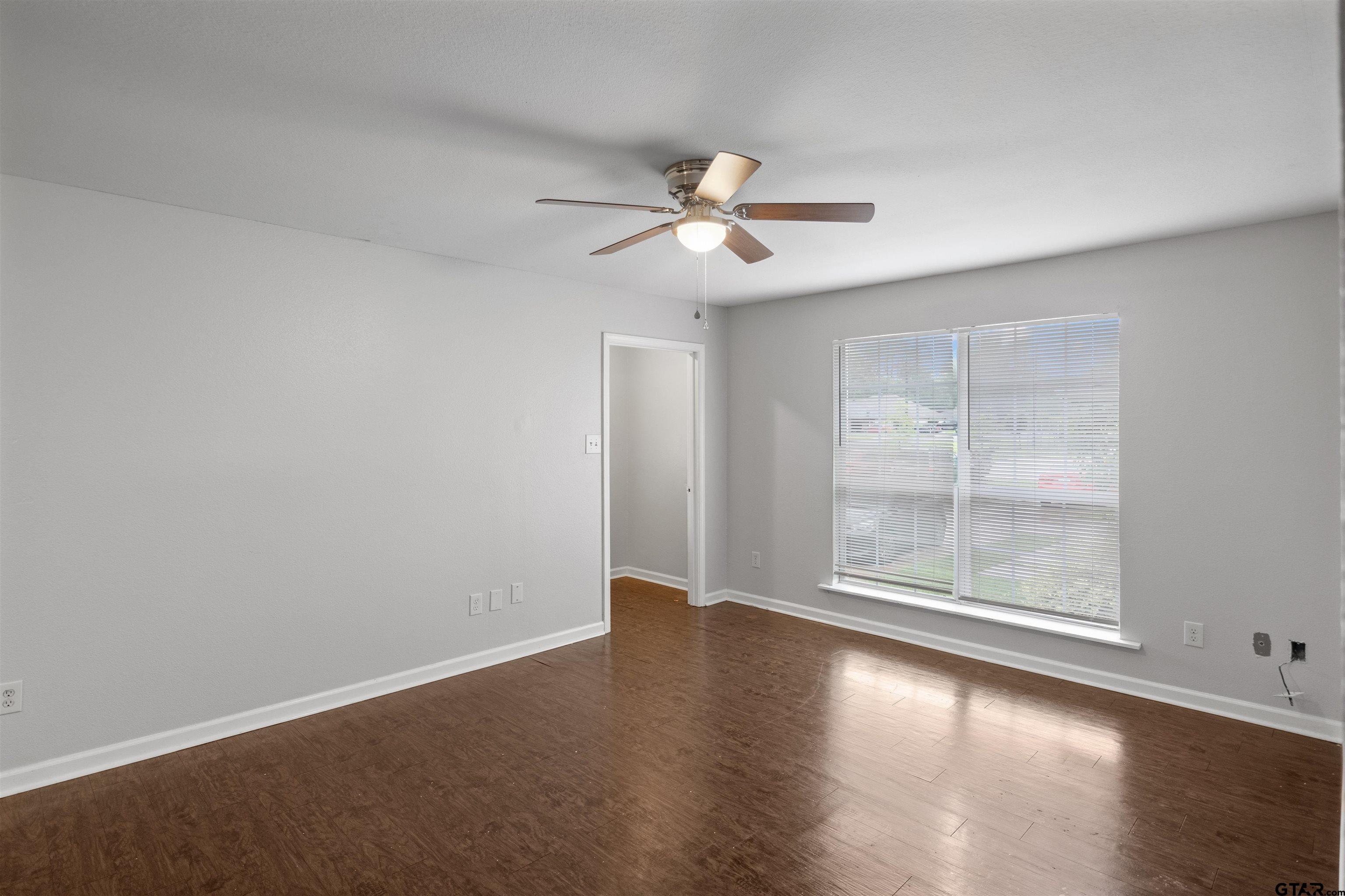 Tyler, Texas 75707, United States, 6 Bedrooms Bedrooms, ,4 BathroomsBathrooms,Residential,Pending,57526