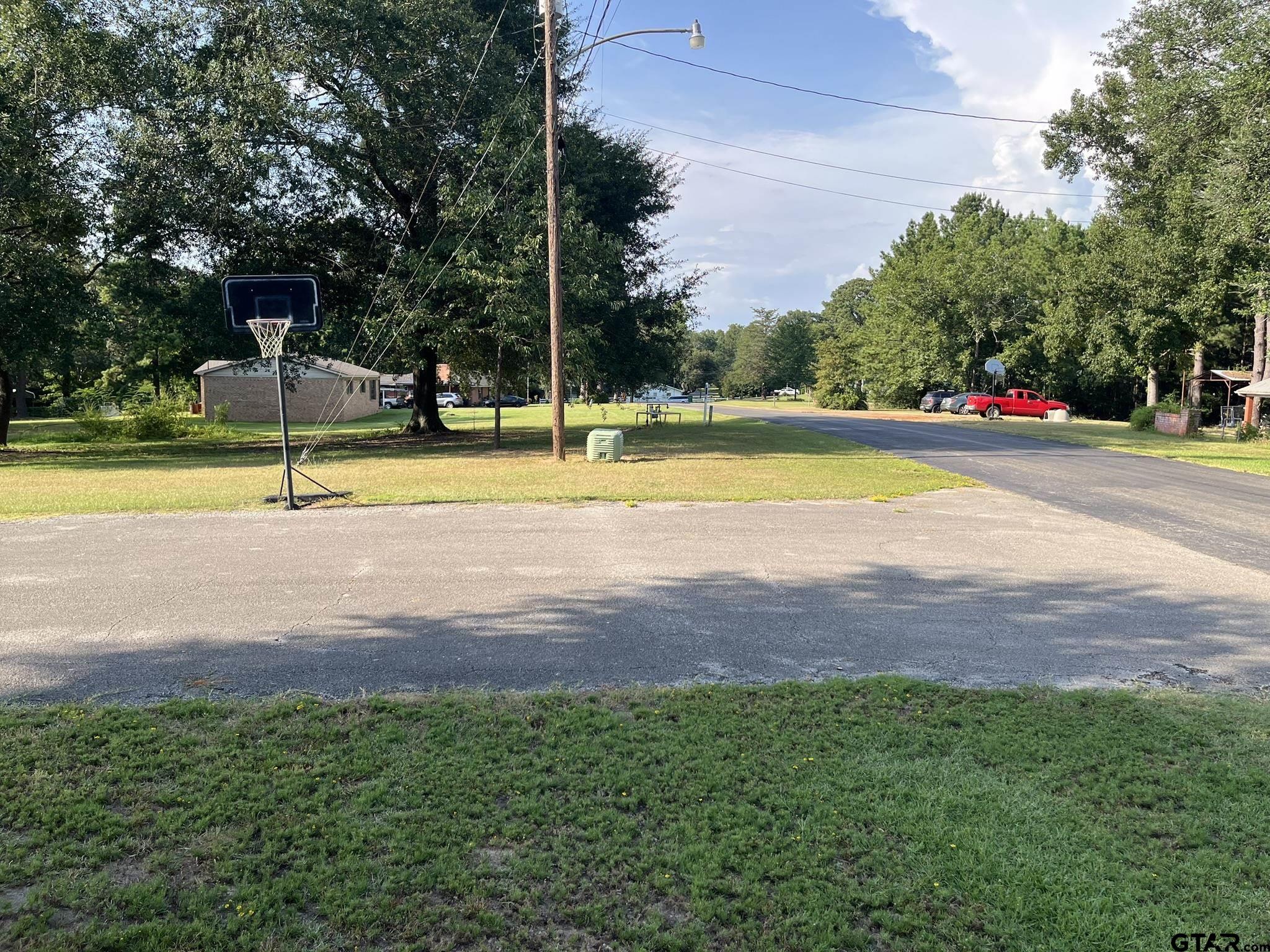 Overton, Texas 75684, United States, 3 Bedrooms Bedrooms, ,1 BathroomBathrooms,Residential,Pending,184440