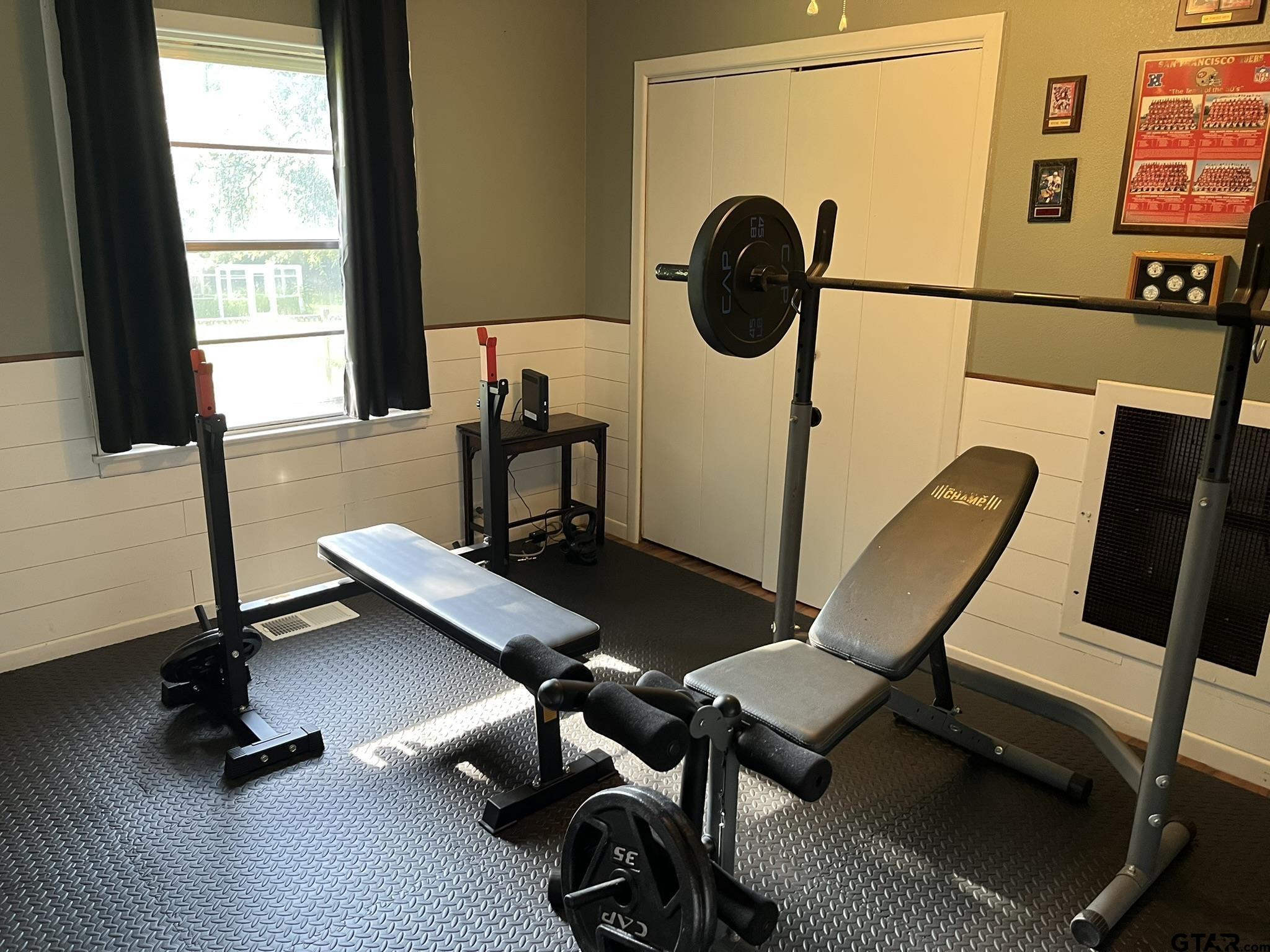 Overton, Texas 75684, United States, 3 Bedrooms Bedrooms, ,1 BathroomBathrooms,Residential,Pending,184440