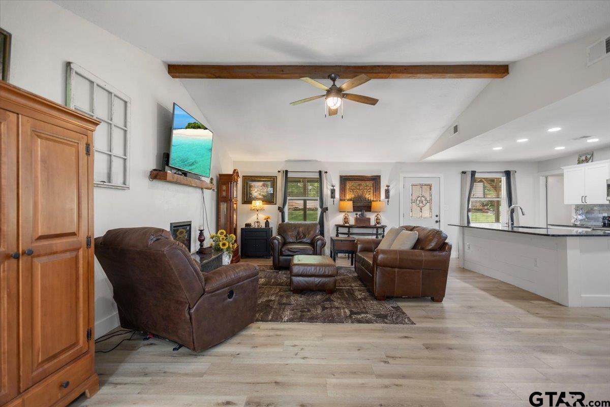 1507 E Tanglewood Dr