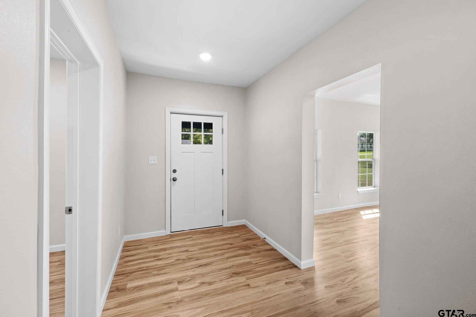 607 E Duval