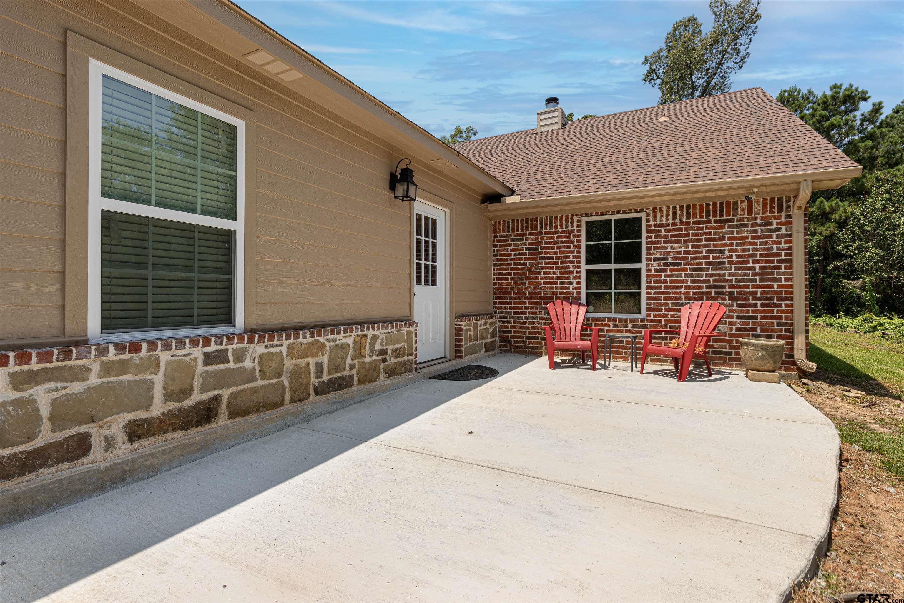 7603 Lakeshore Dr