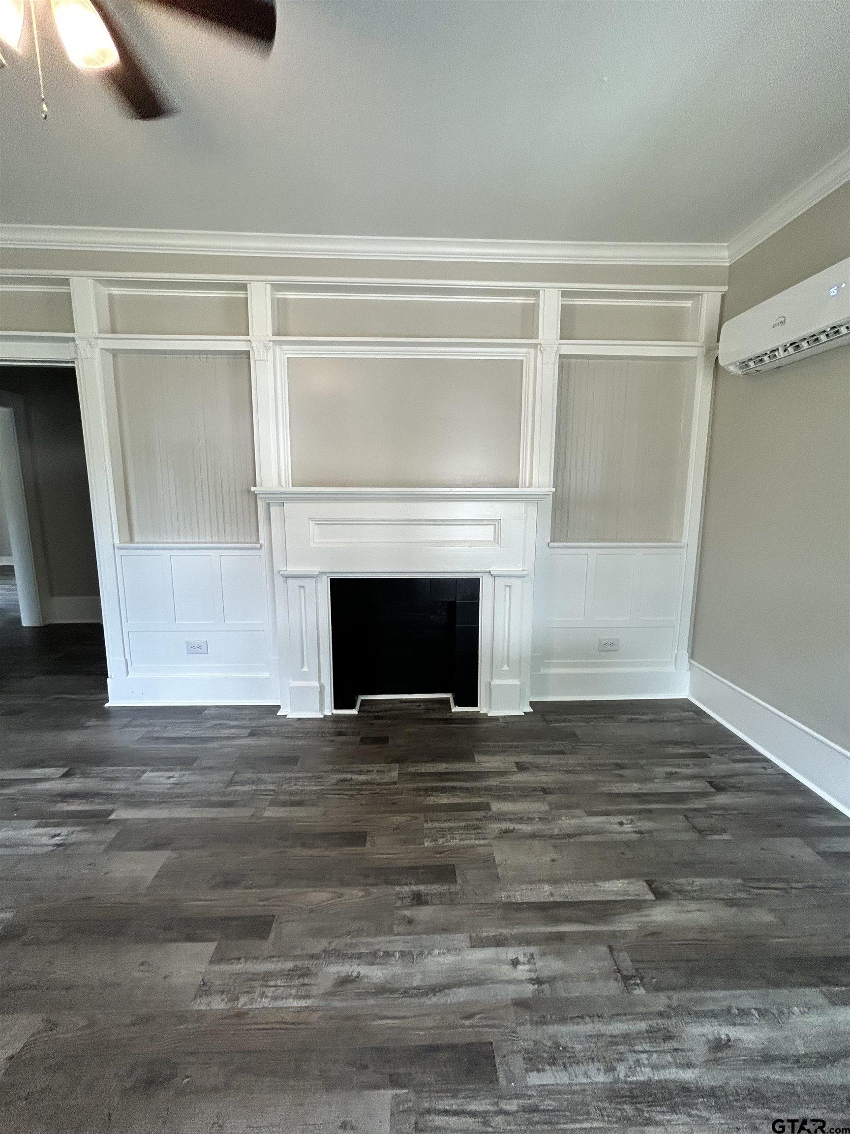 112 E Lakeview