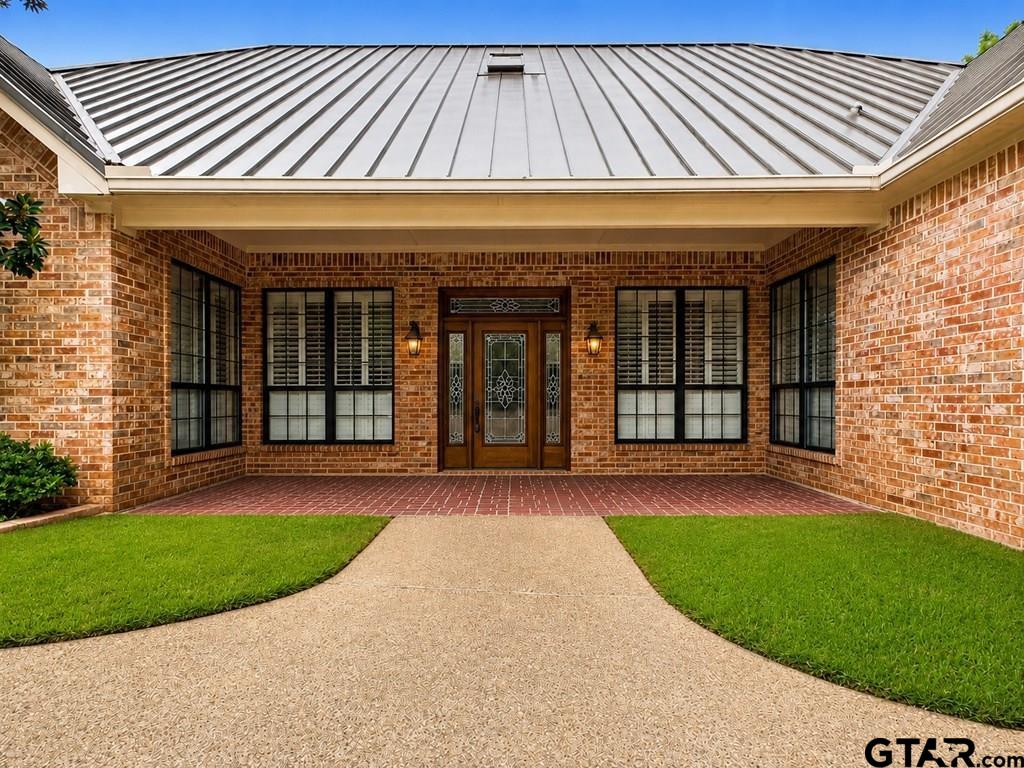 706 Park Place Dr